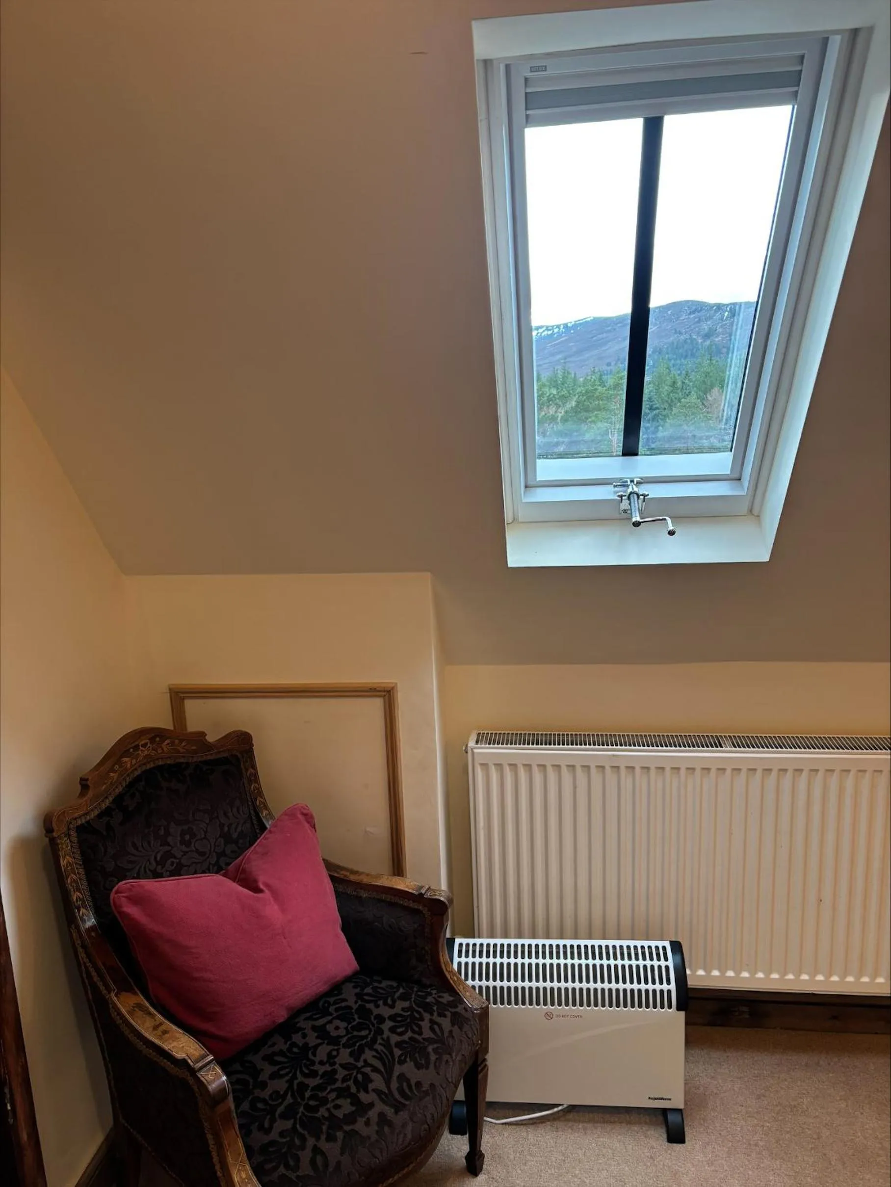 Cambus O' May Traditional Highland Hotel