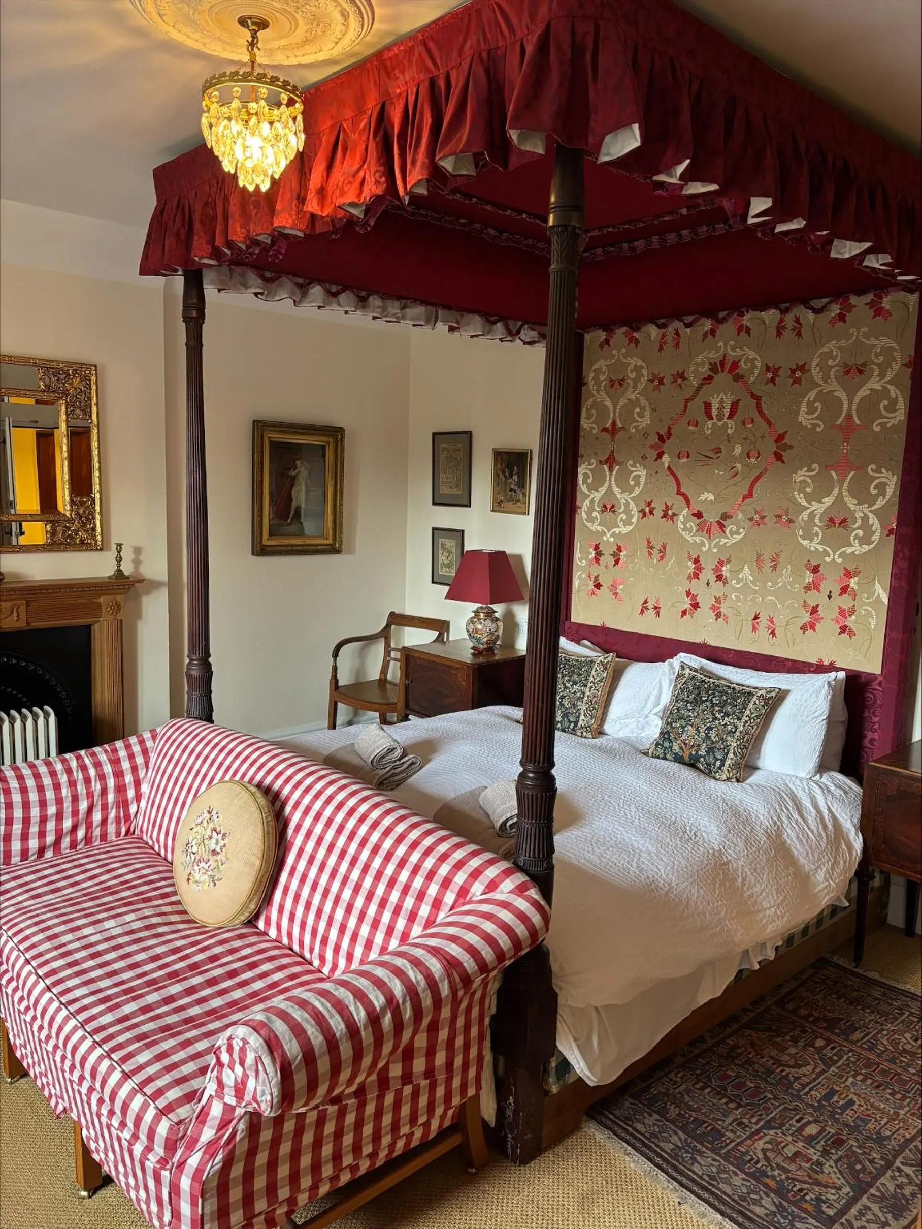 Bed in Cambus O' May Traditional Highland Hotel