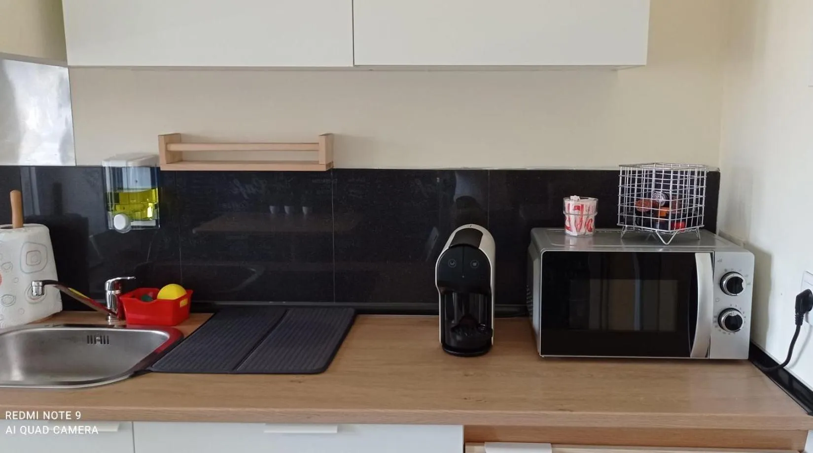 Communal kitchen in Liber Guest House