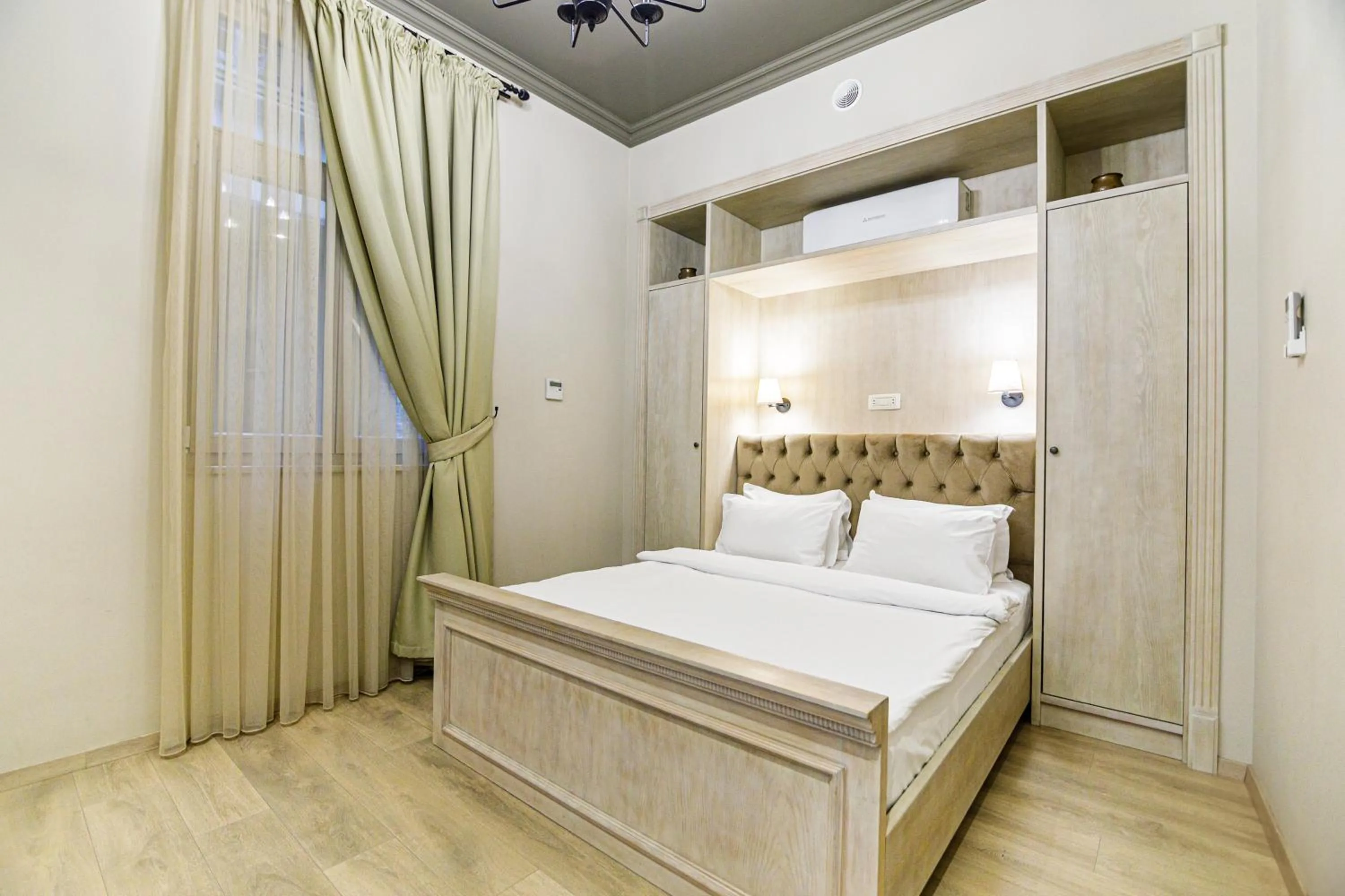 Standard Double Atrium View in Art Club