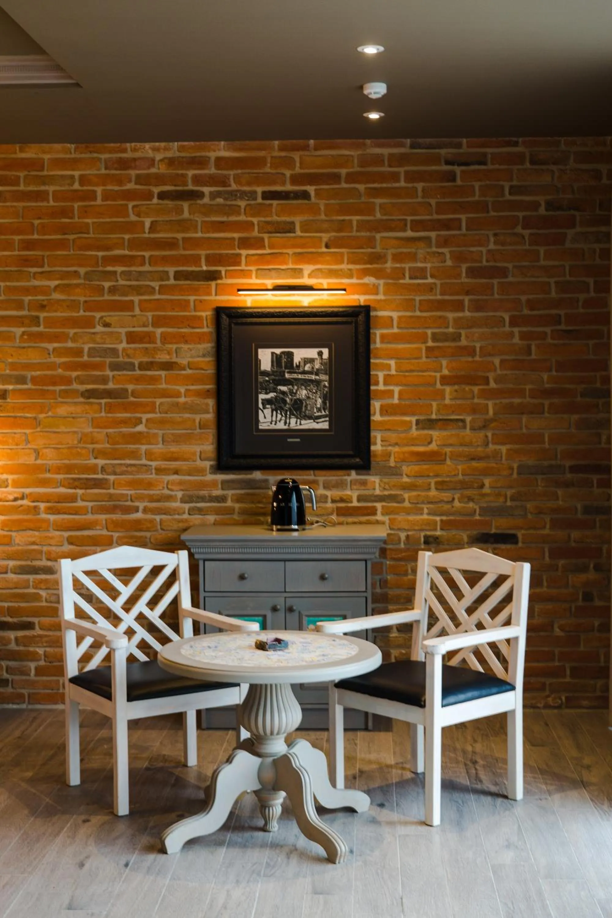 Coffee/tea facilities in Art Club