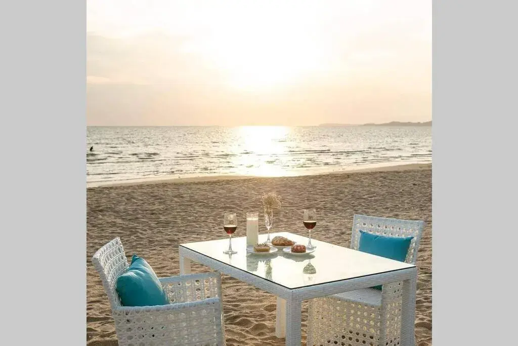 One-Bedroom Apartment in Grand florida Seaview-1BR-Step to jomtien beach One-Bedroom Apartment in Grand florida Seaview-1BR-Step to jomtien beach