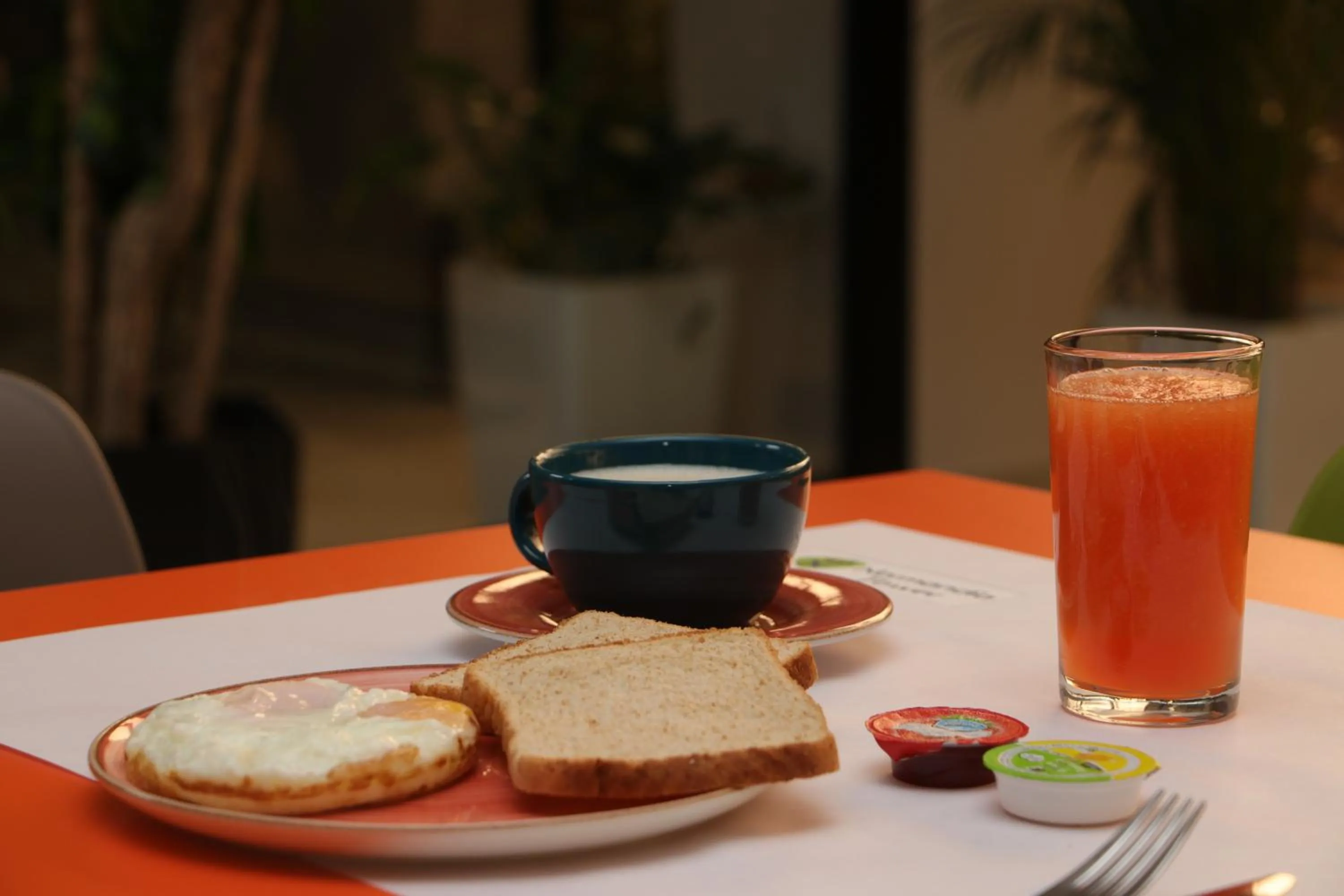 Breakfast in Normandía Tower