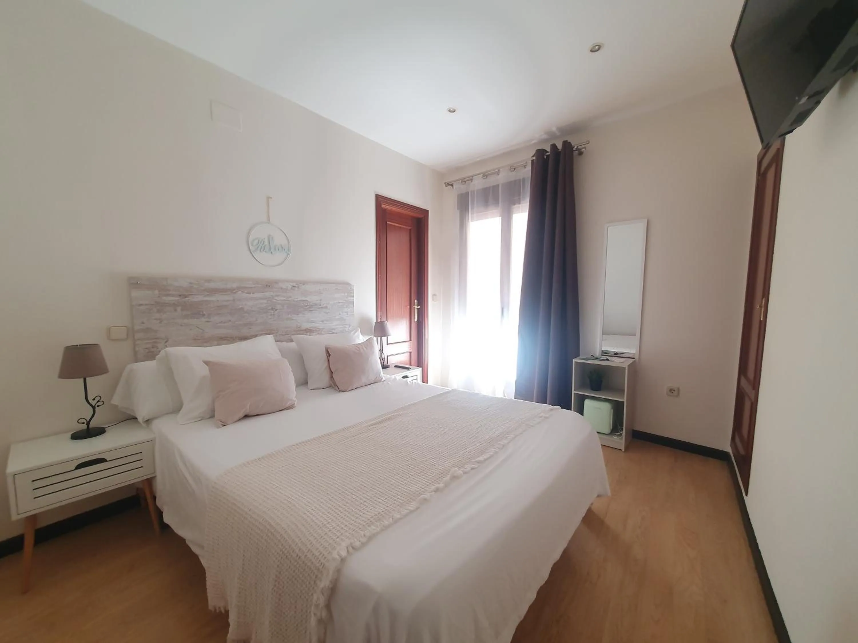 Bed in ToledoRooms Palacios