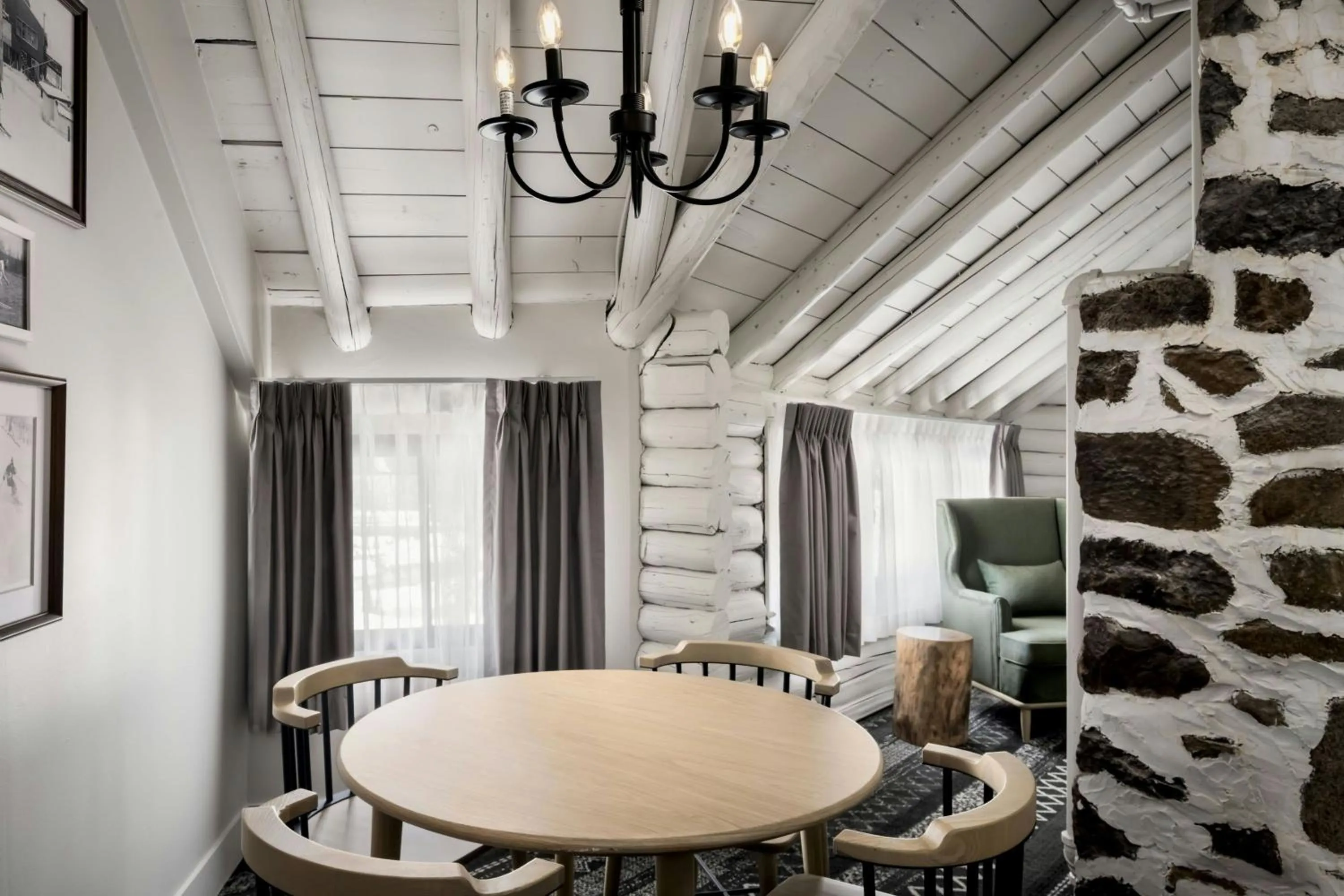 Photo of the whole room in Mont Gabriel, Sainte-Adèle, a Tribute Portfolio Resort