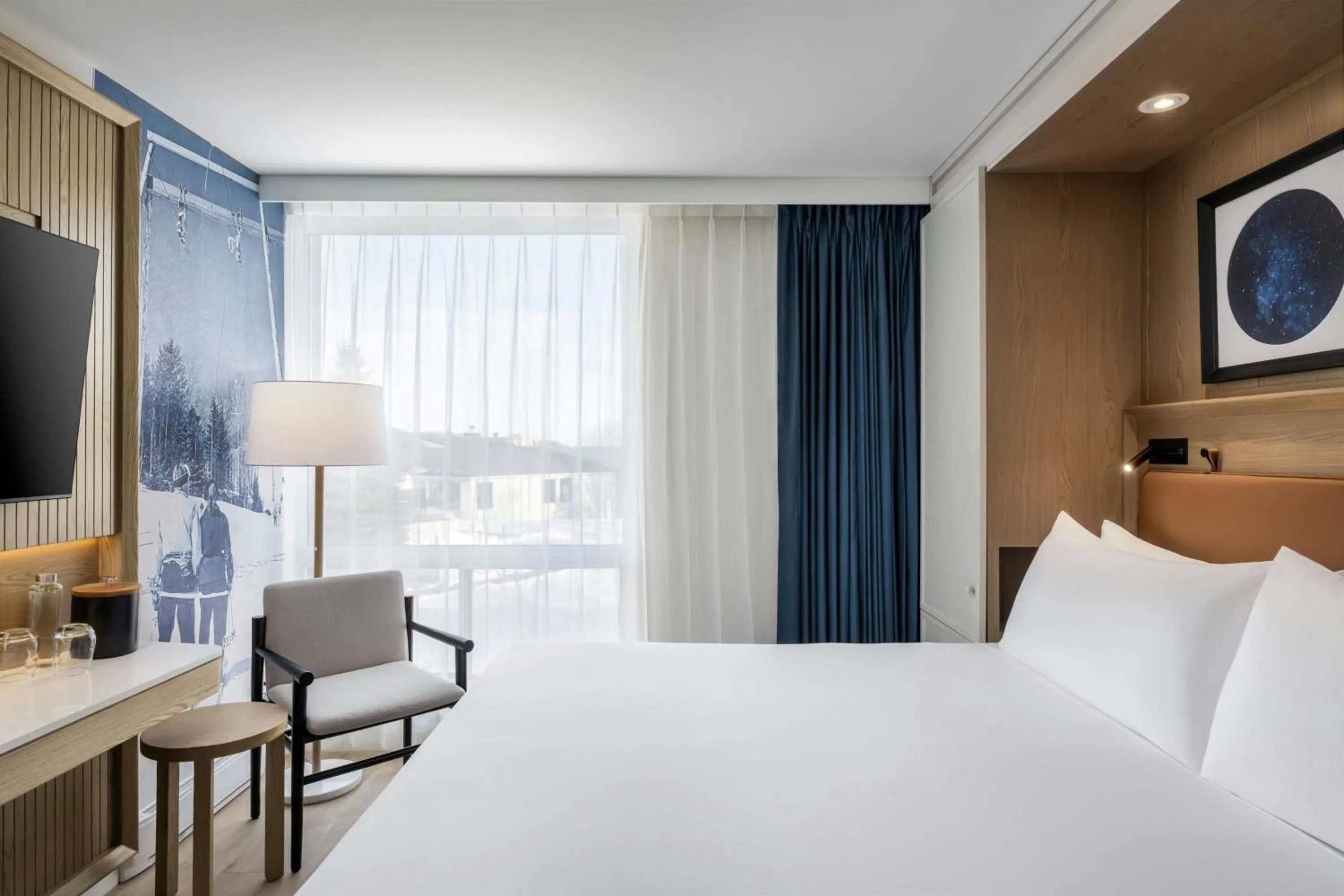 Photo of the whole room, Bed in Mont Gabriel, Sainte-Adèle, a Tribute Portfolio Resort