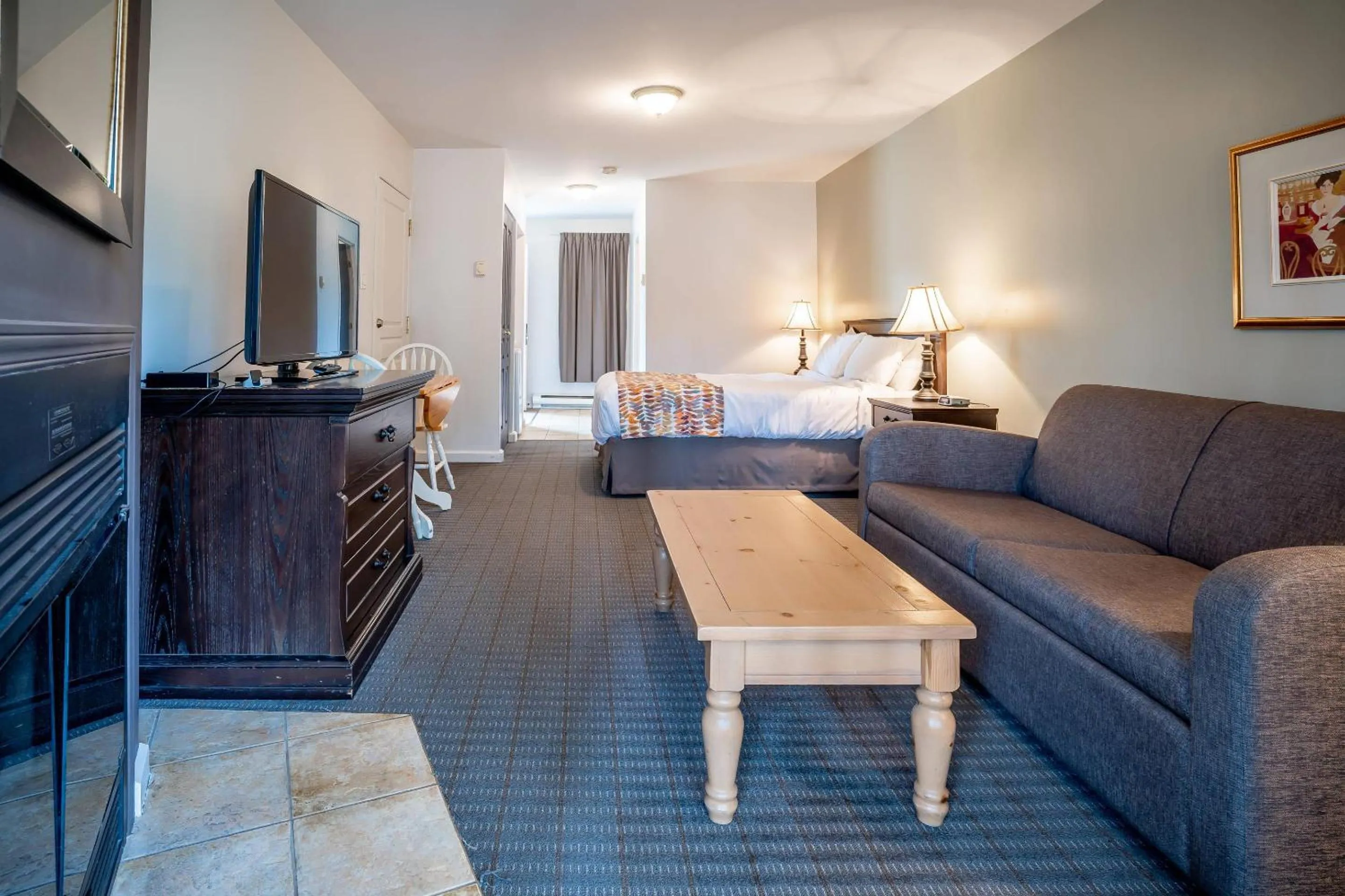 Bedroom in Hotel Cheribourg, an Ascend Collection Hotel