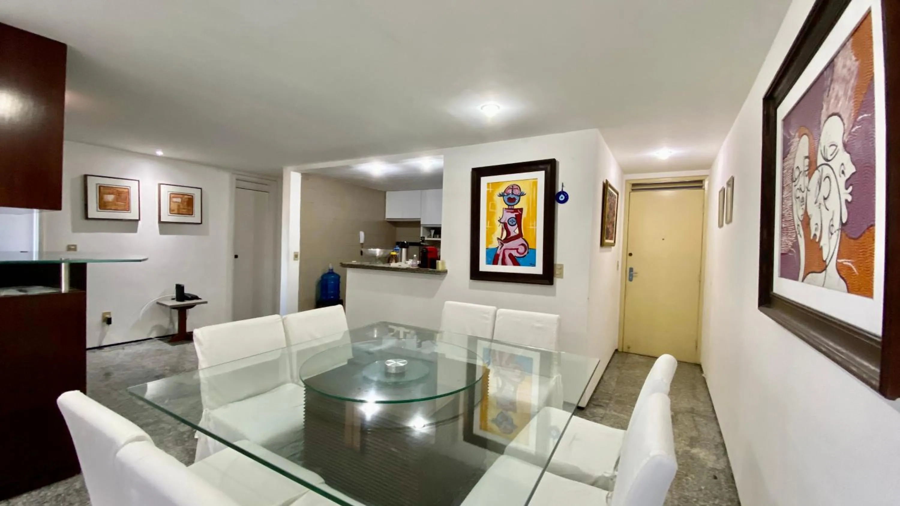 Apartamento vista mar, 2 Suítes, WC Social,2 vagas