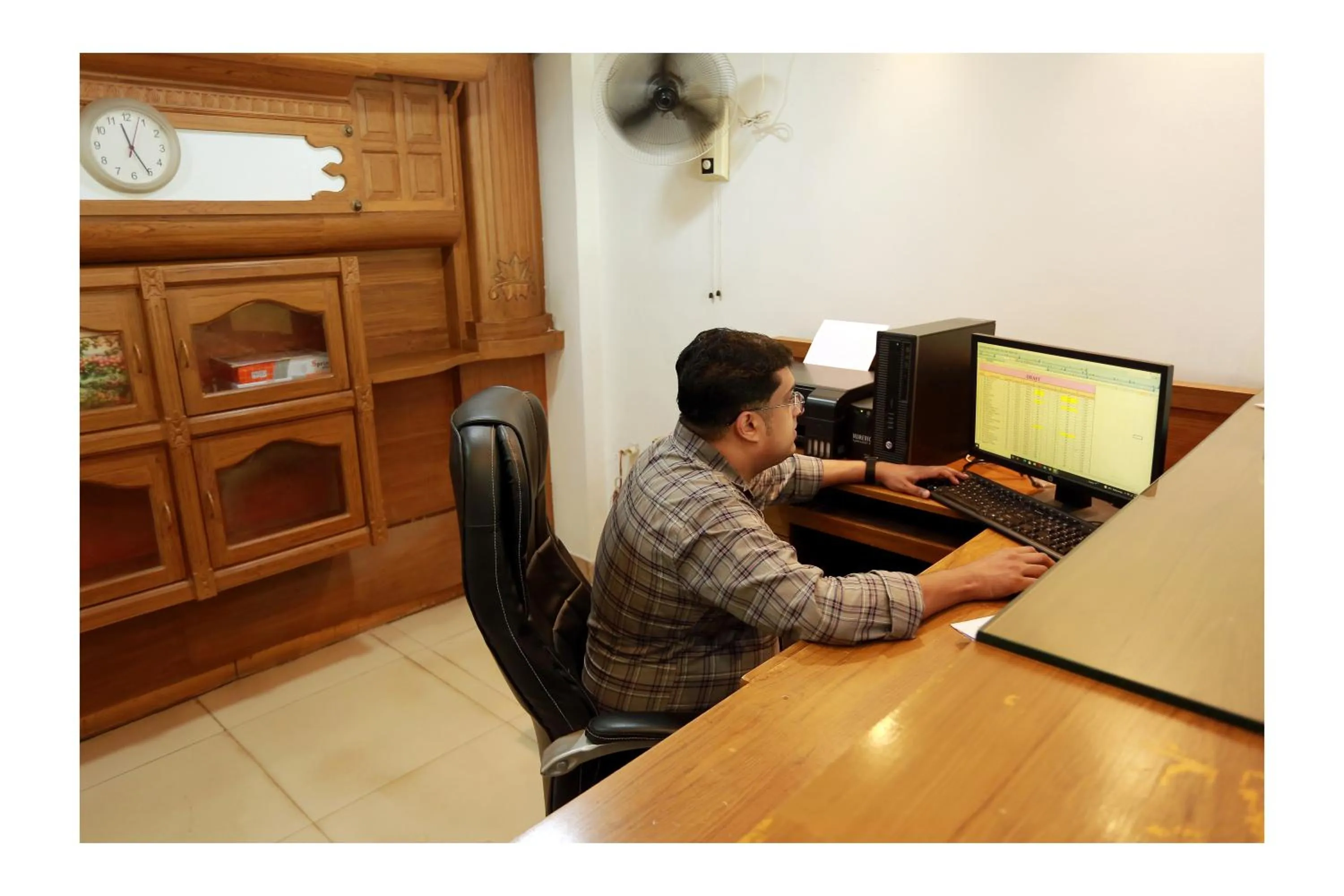 Lobby or reception in CORRIDOR CALICUT Airport Hotel