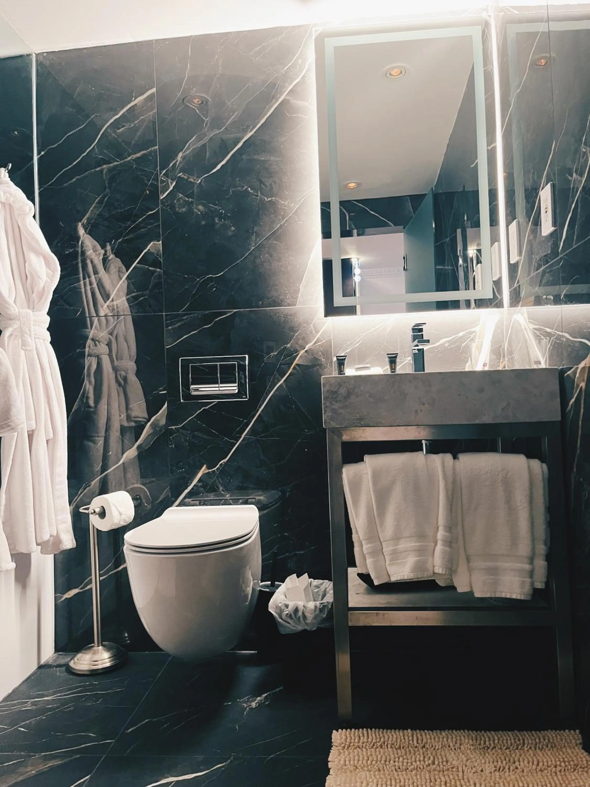 Bathroom in Hotel Kutuma