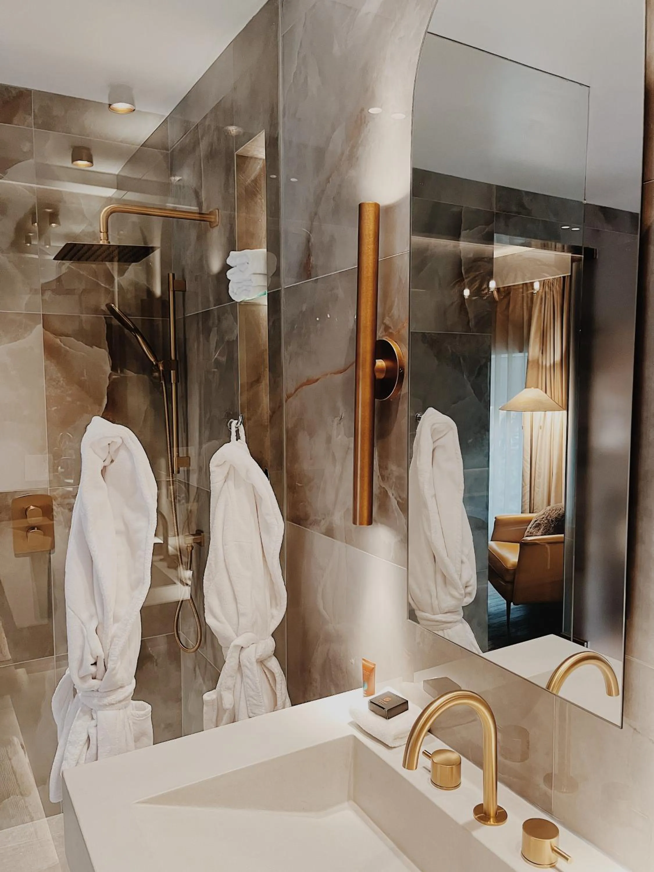 Bathroom in Hotel Kutuma