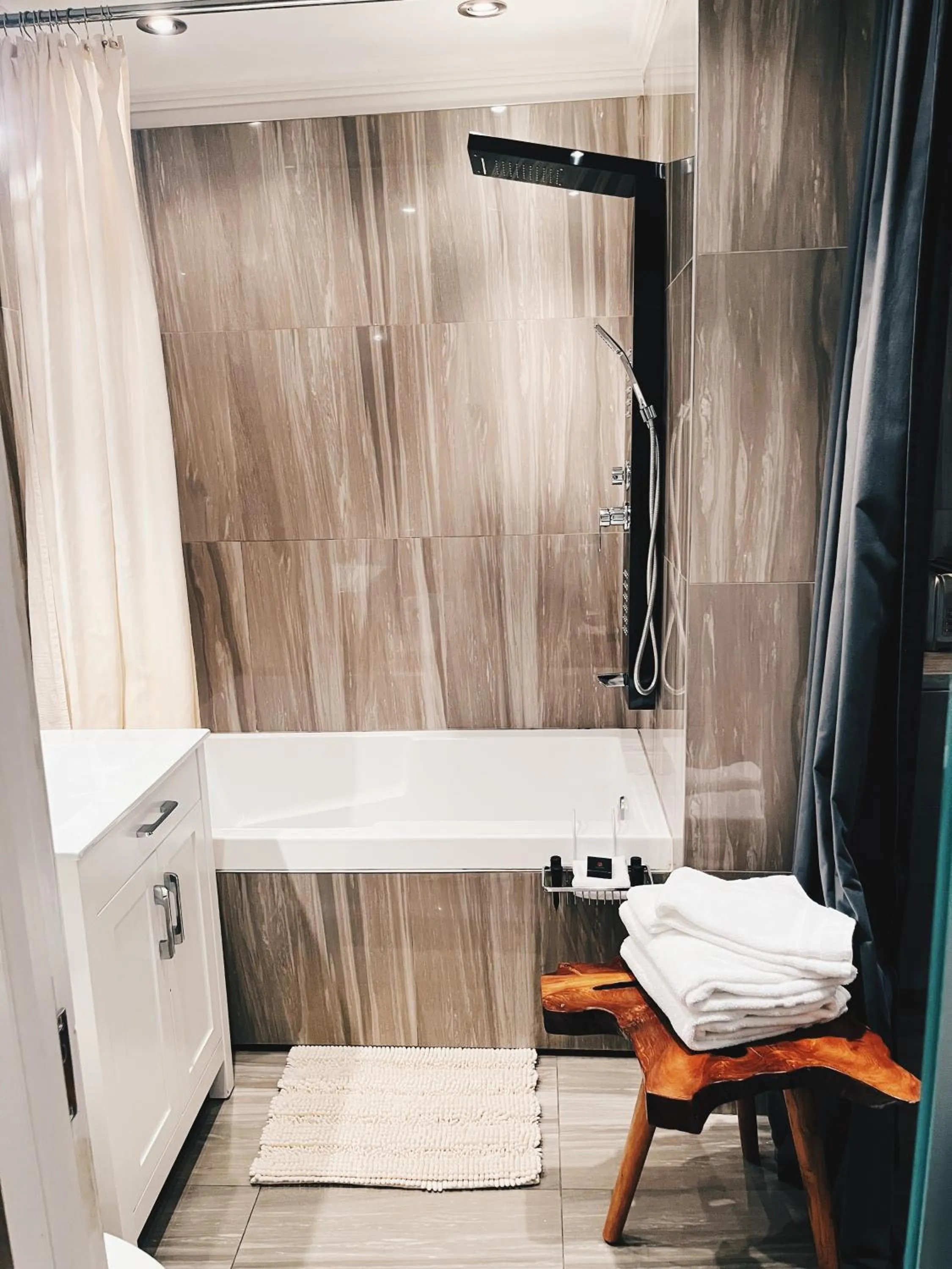 Bathroom in Hotel Kutuma