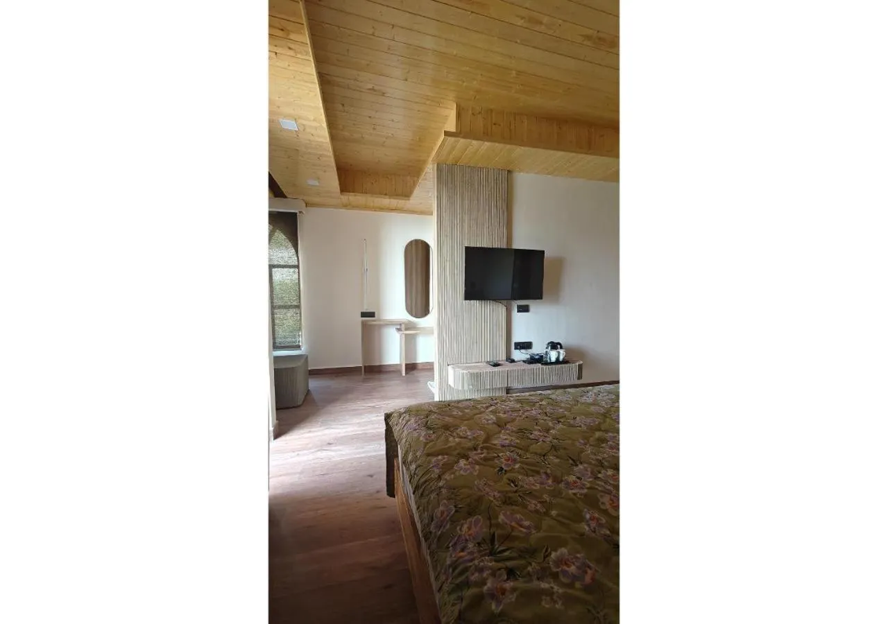 Bedroom, Bed in Hotel Alpine Musk