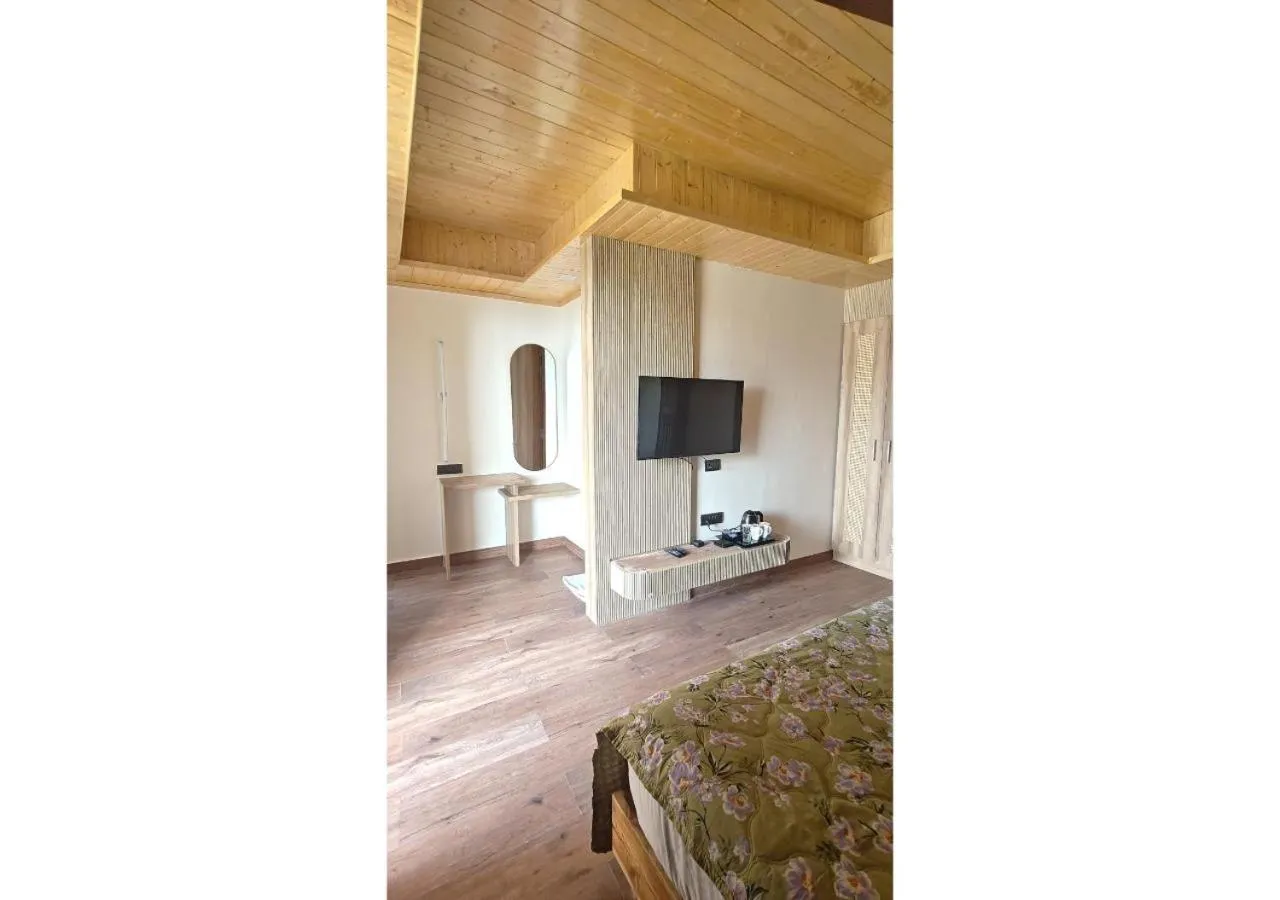 Bedroom, Bed in Hotel Alpine Musk