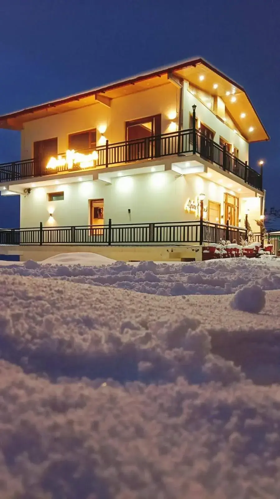 Property building in Hotel Alpine Musk Property building in Hotel Alpine Musk