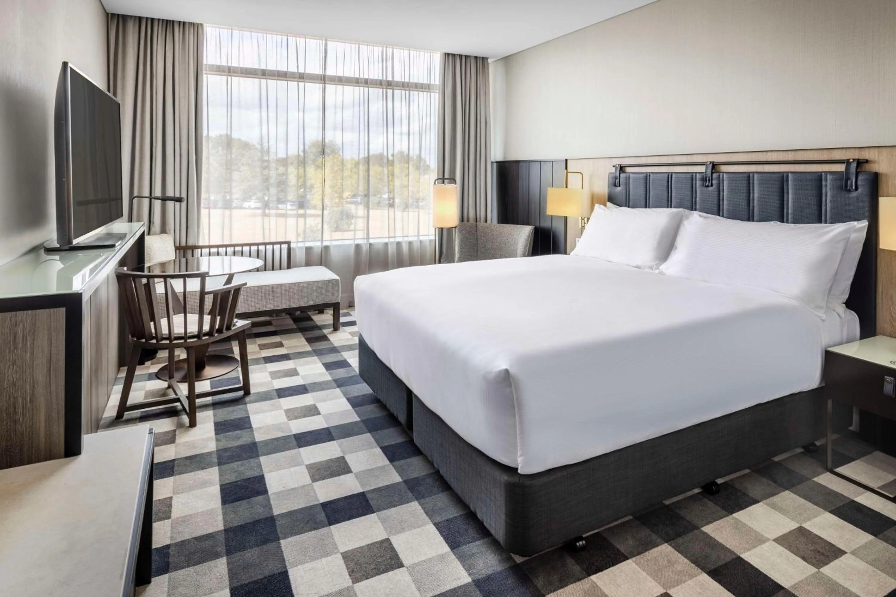 Bed in DoubleTree By Hilton Auckland Karaka