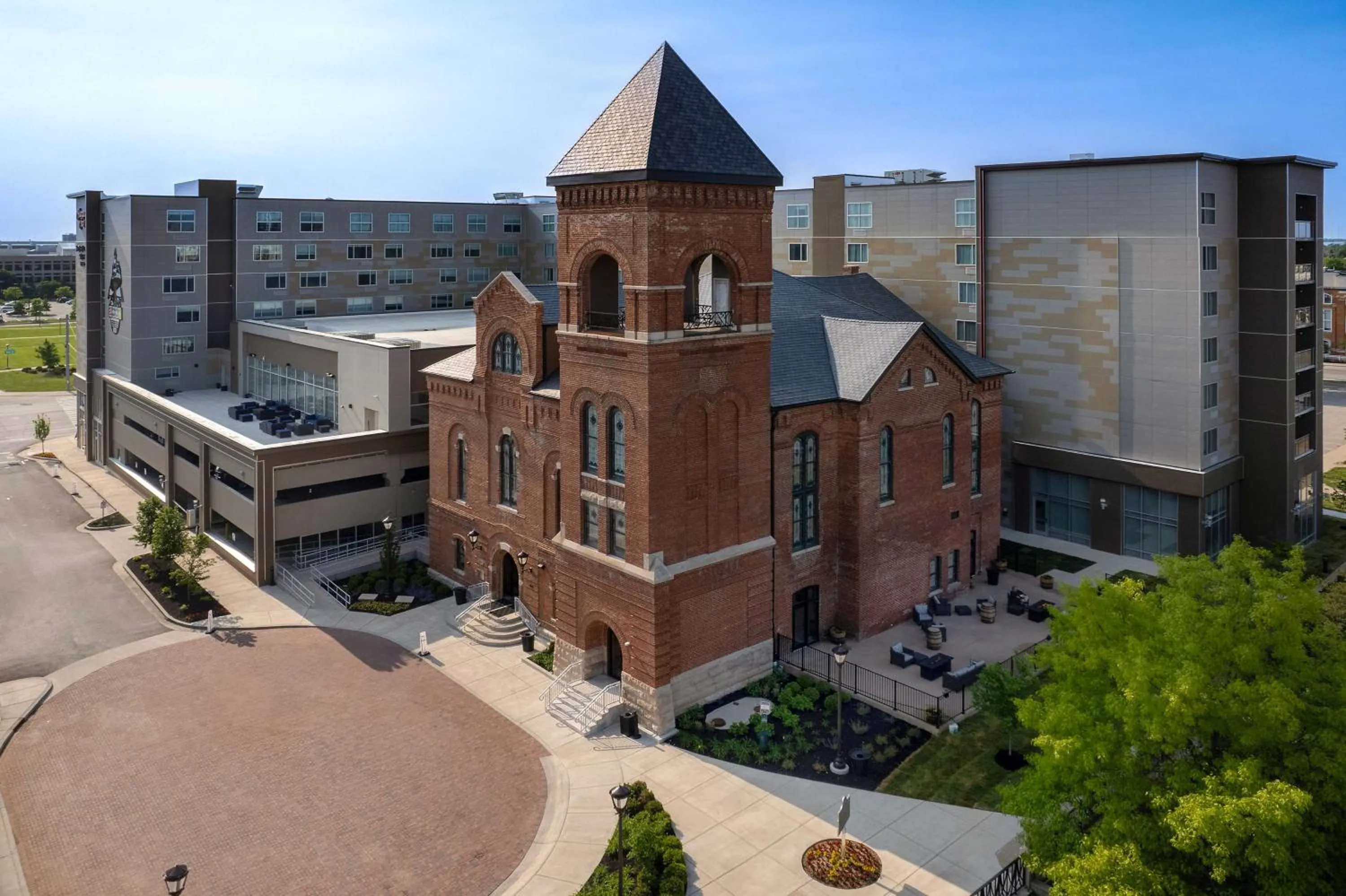 Property building in Hampton Inn Indianapolis Downtown IUPUI