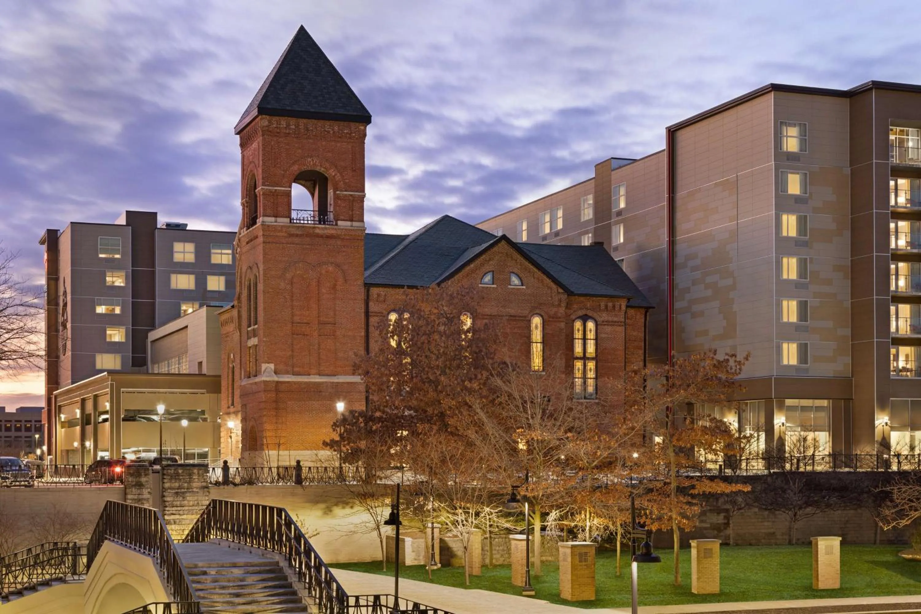 Property building in Homewood Suites by Hilton Indianapolis Downtown IUPUI