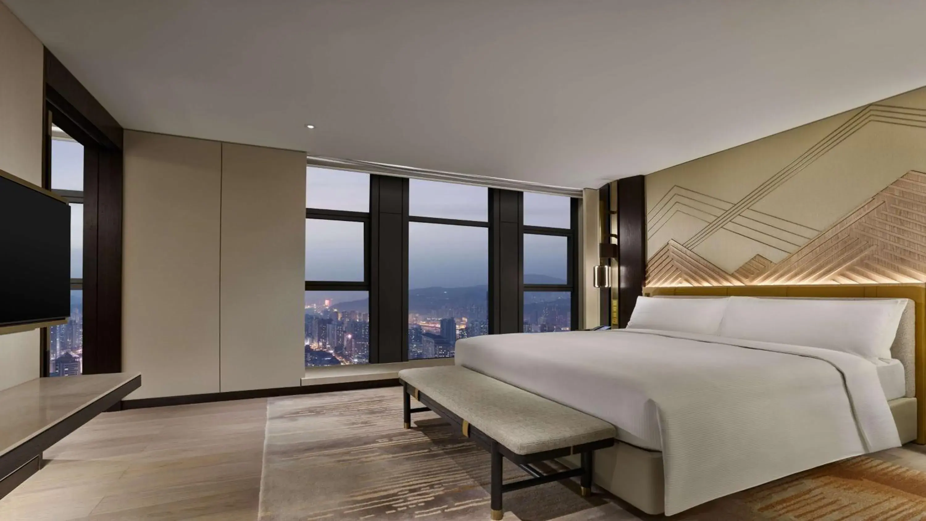 Bed in Hilton Lanzhou City Center Bed in Hilton Lanzhou City Center