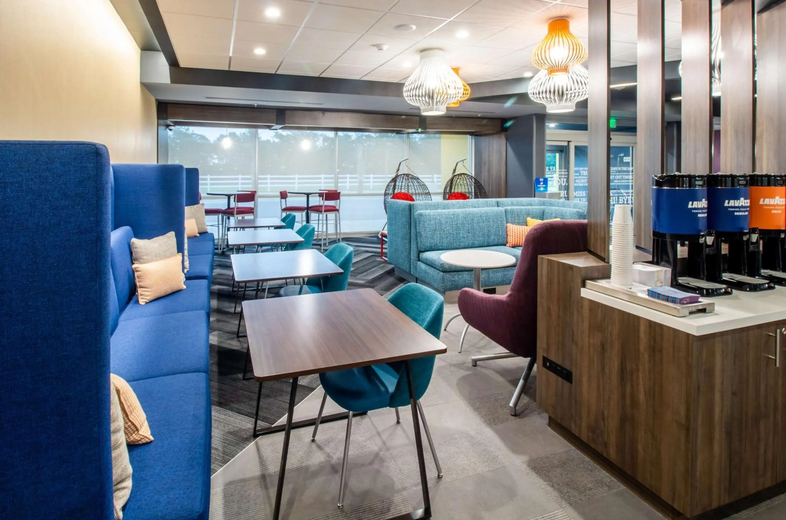 Lobby or reception in Tru By Hilton Niceville, Fl