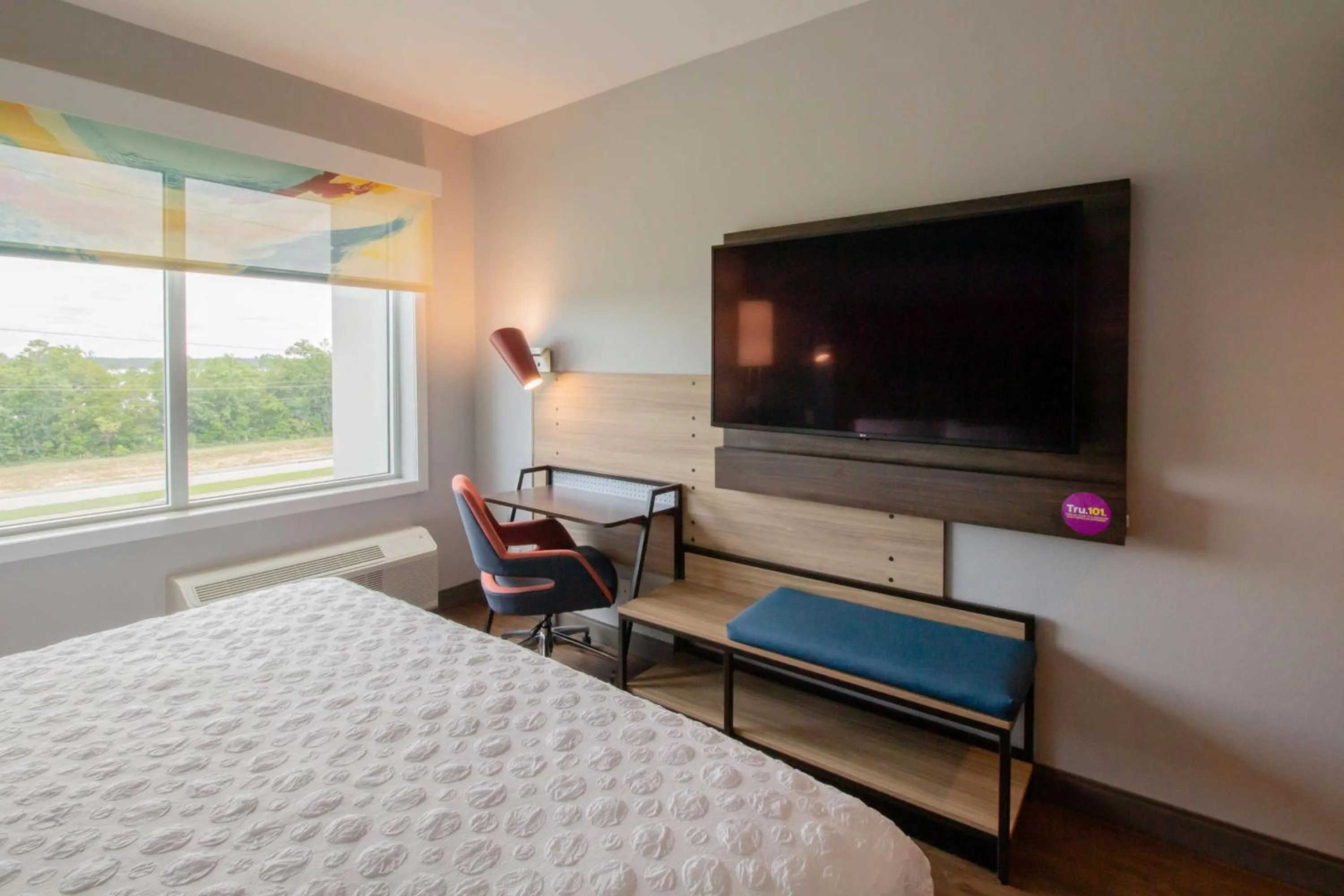 Bedroom, Bed in Tru By Hilton Niceville, Fl