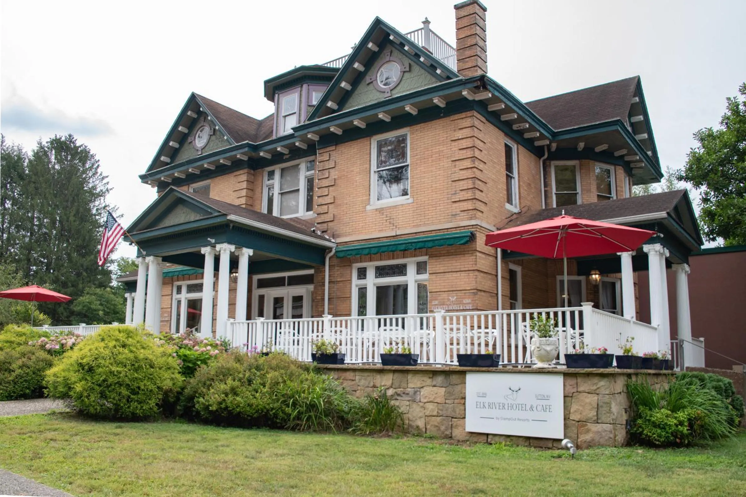 Elk River Hotel & Cafe