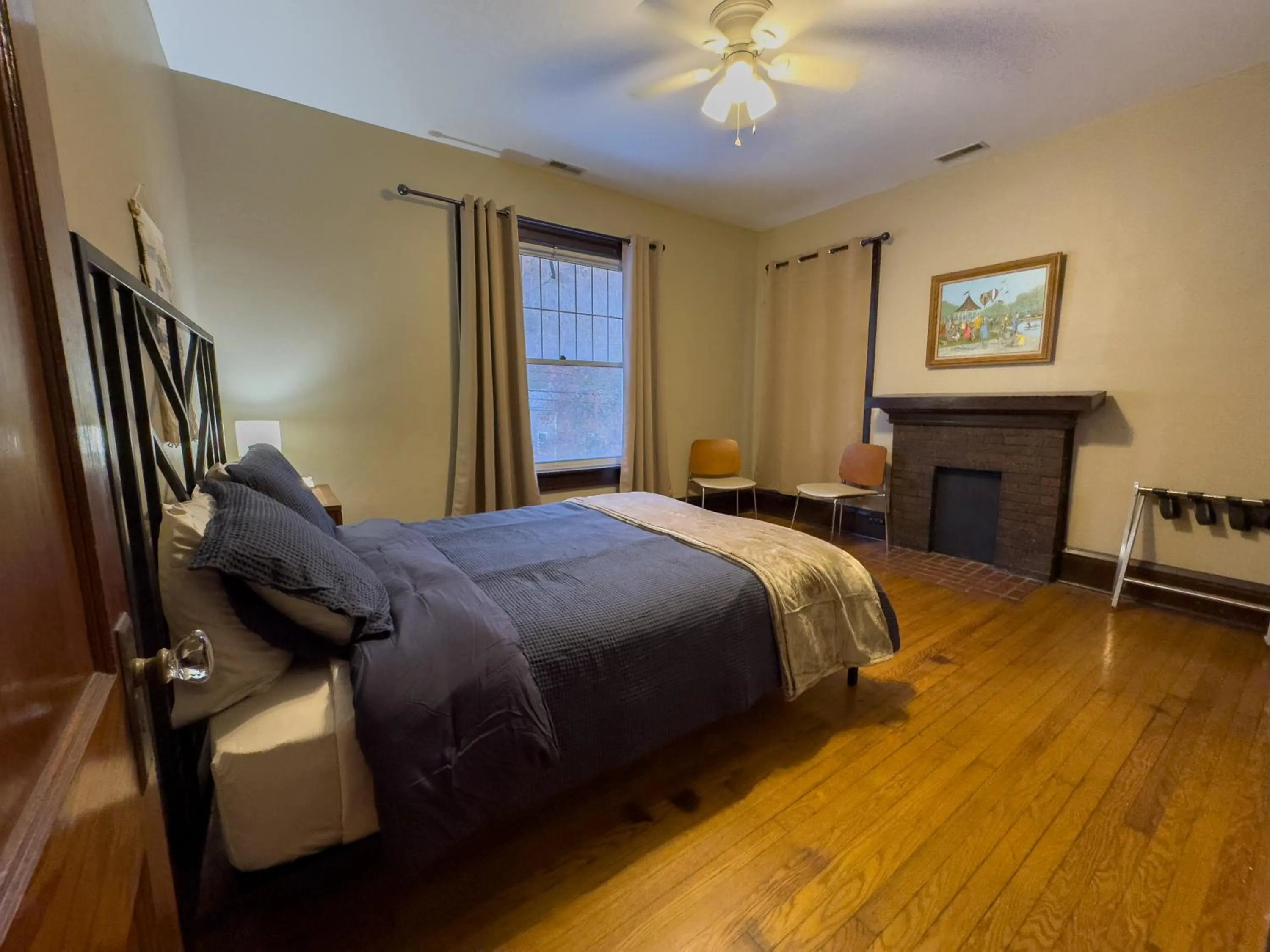 Bed in Elk River Hotel & Cafe