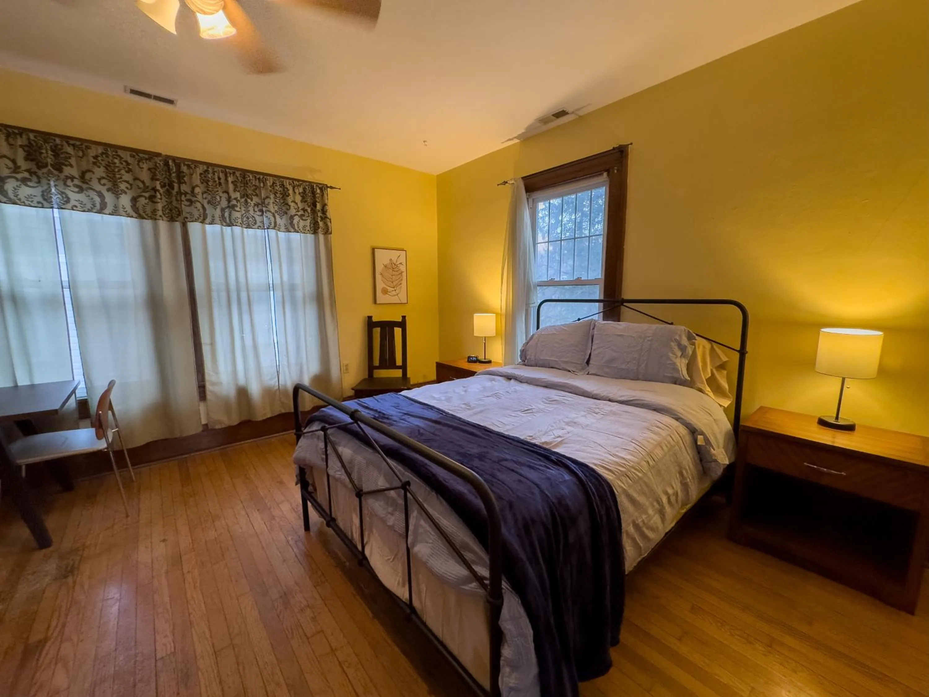 Bed in Elk River Hotel & Cafe