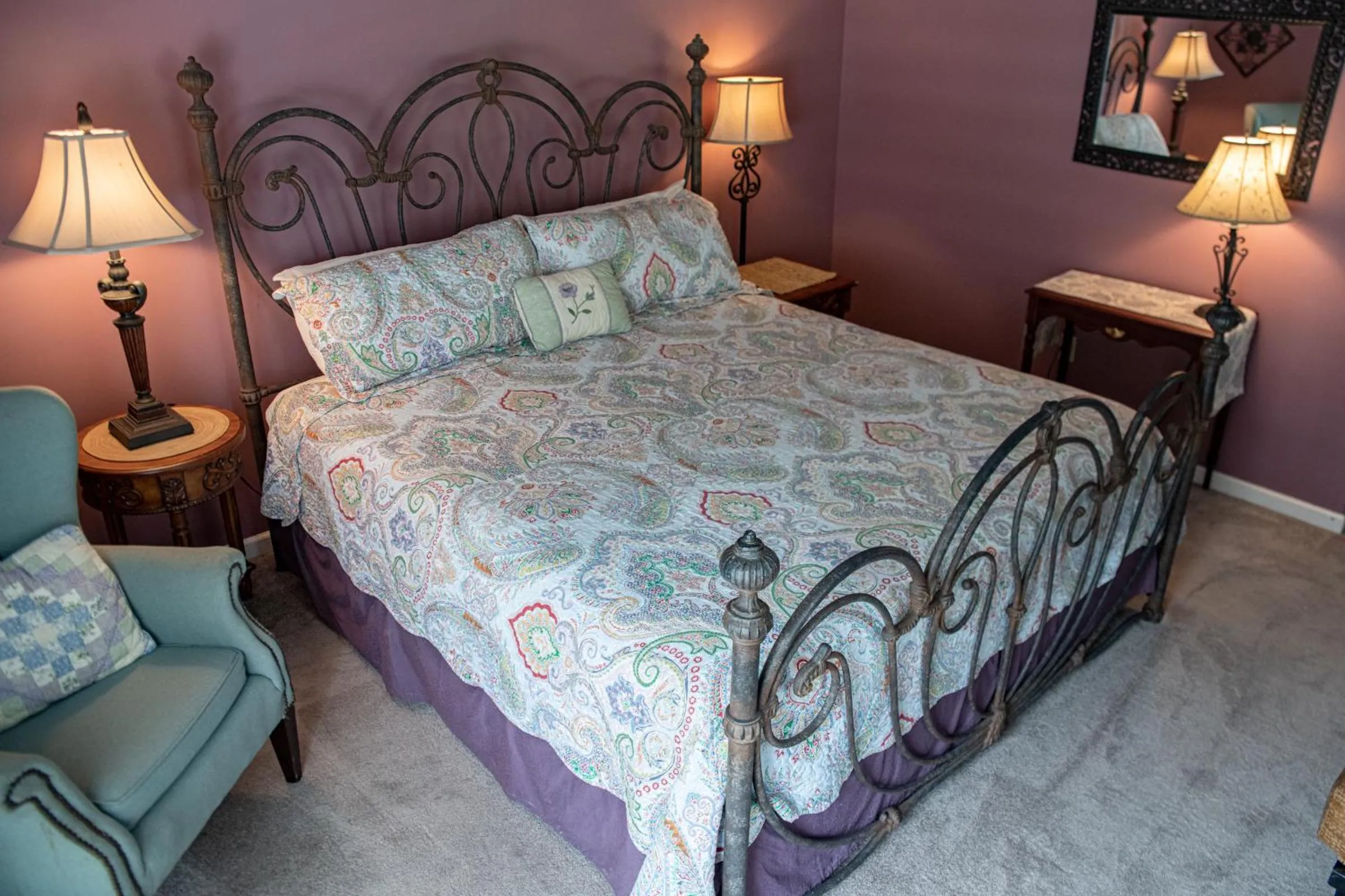 Bed in Elk River Hotel & Cafe