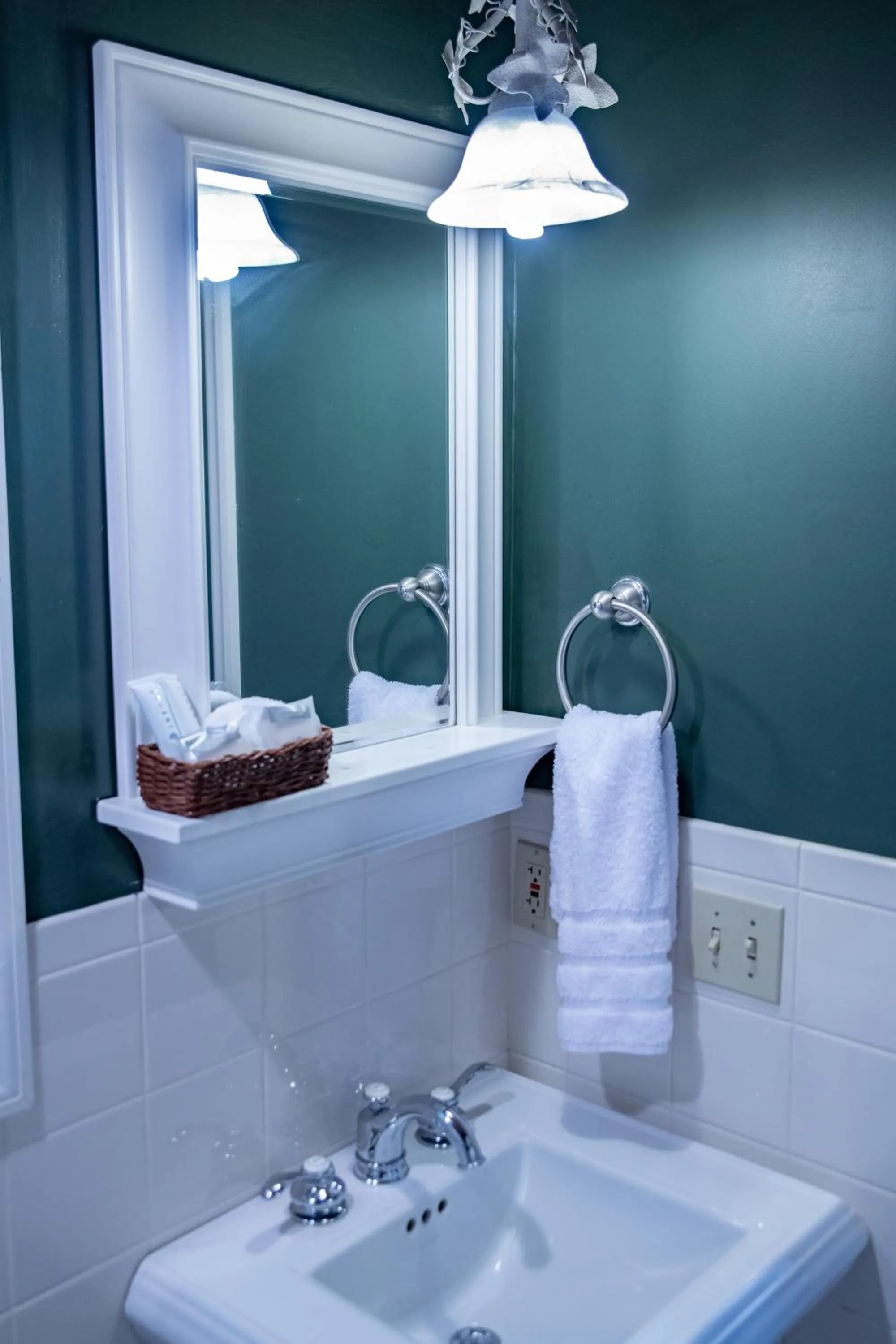 Elk River Hotel & Cafe