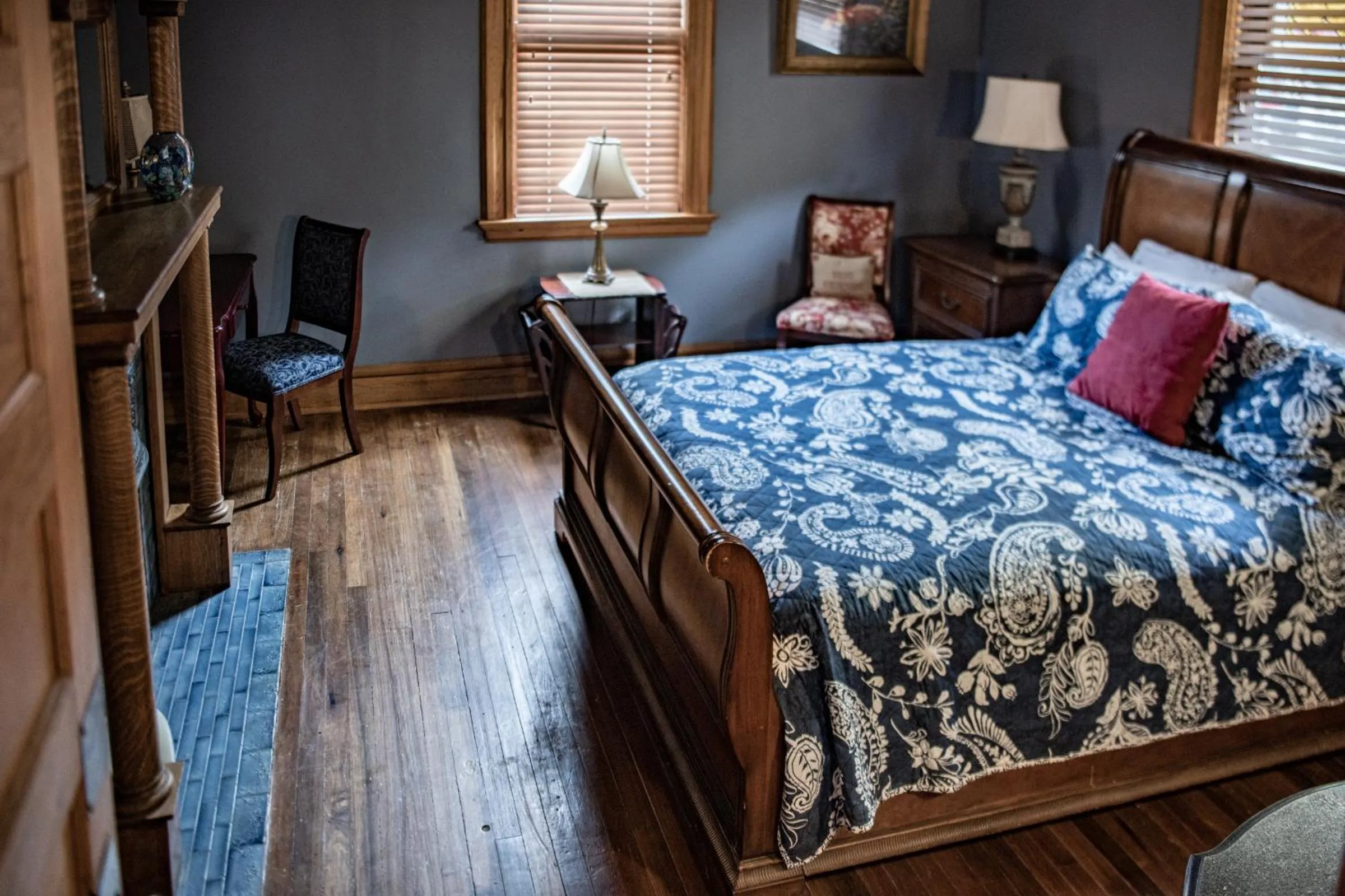 Bed in Elk River Hotel & Cafe