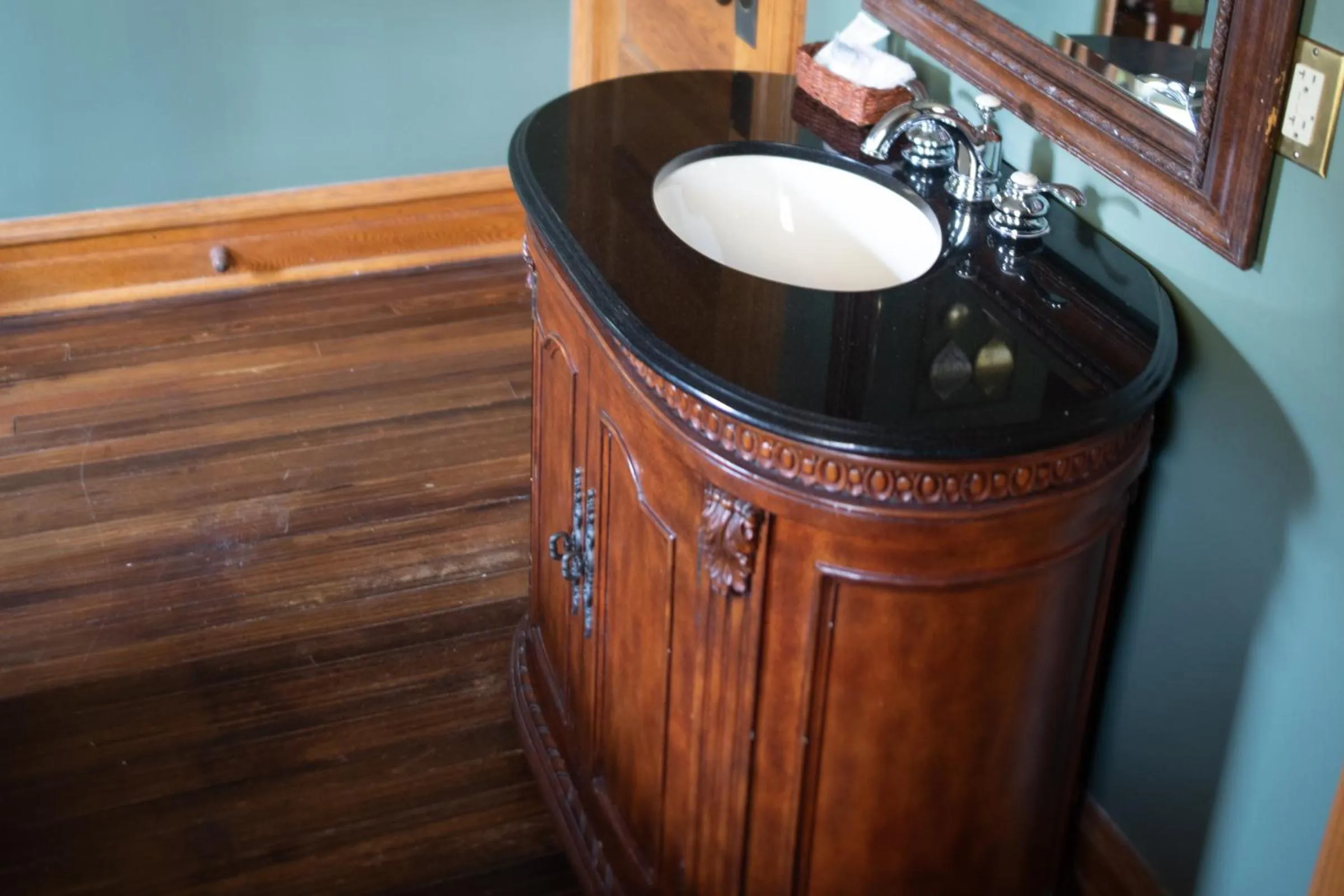 Elk River Hotel & Cafe