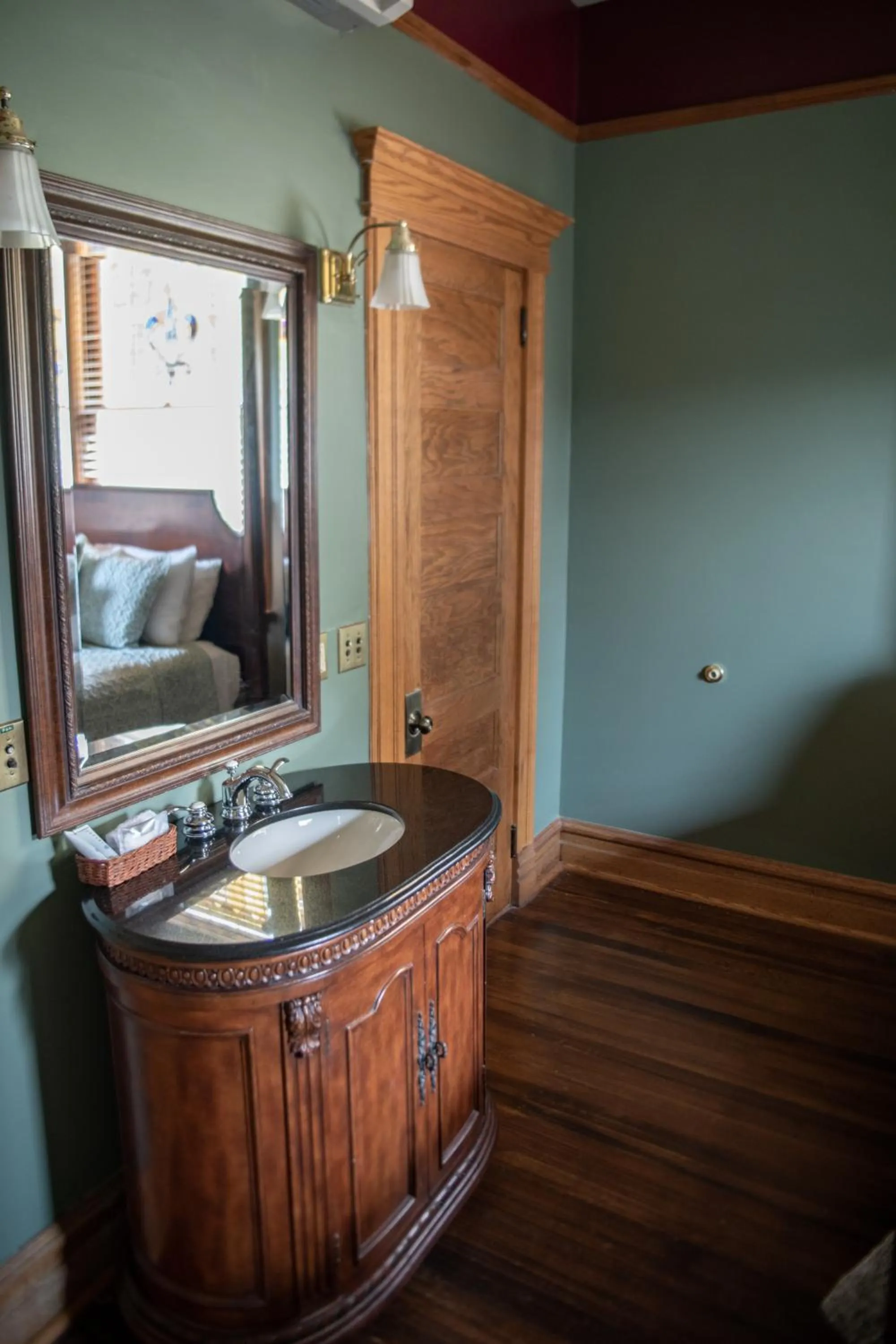 Elk River Hotel & Cafe