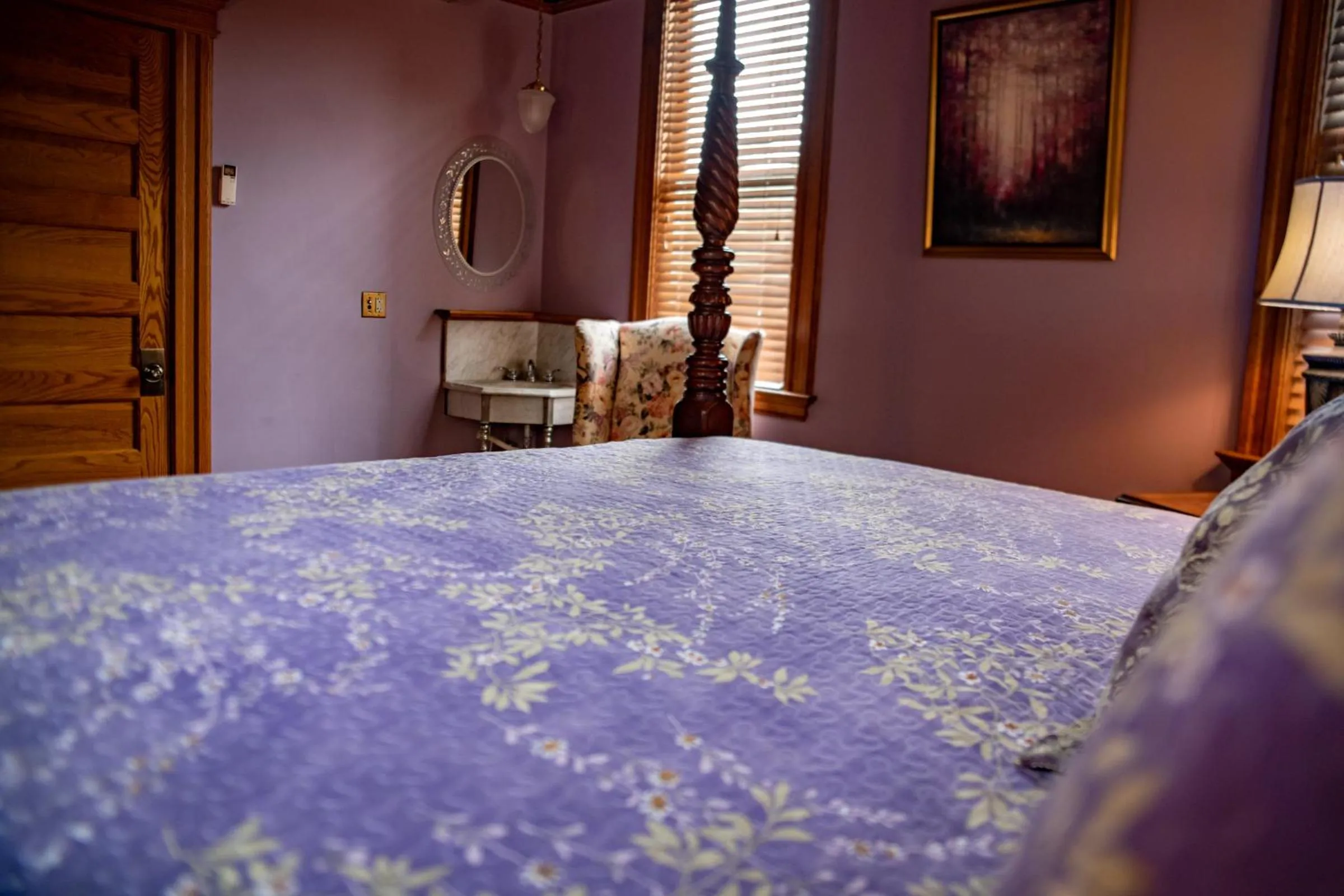 Bed in Elk River Hotel & Cafe