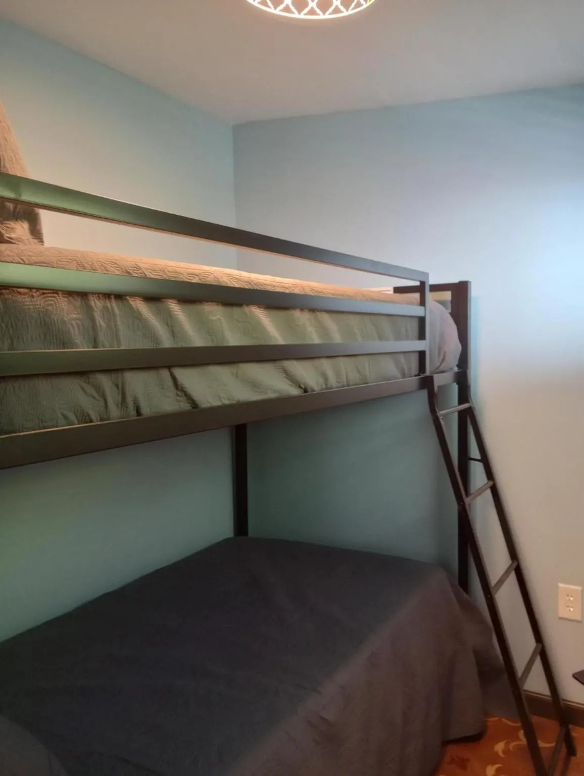 Bed in Elk River Hotel & Cafe