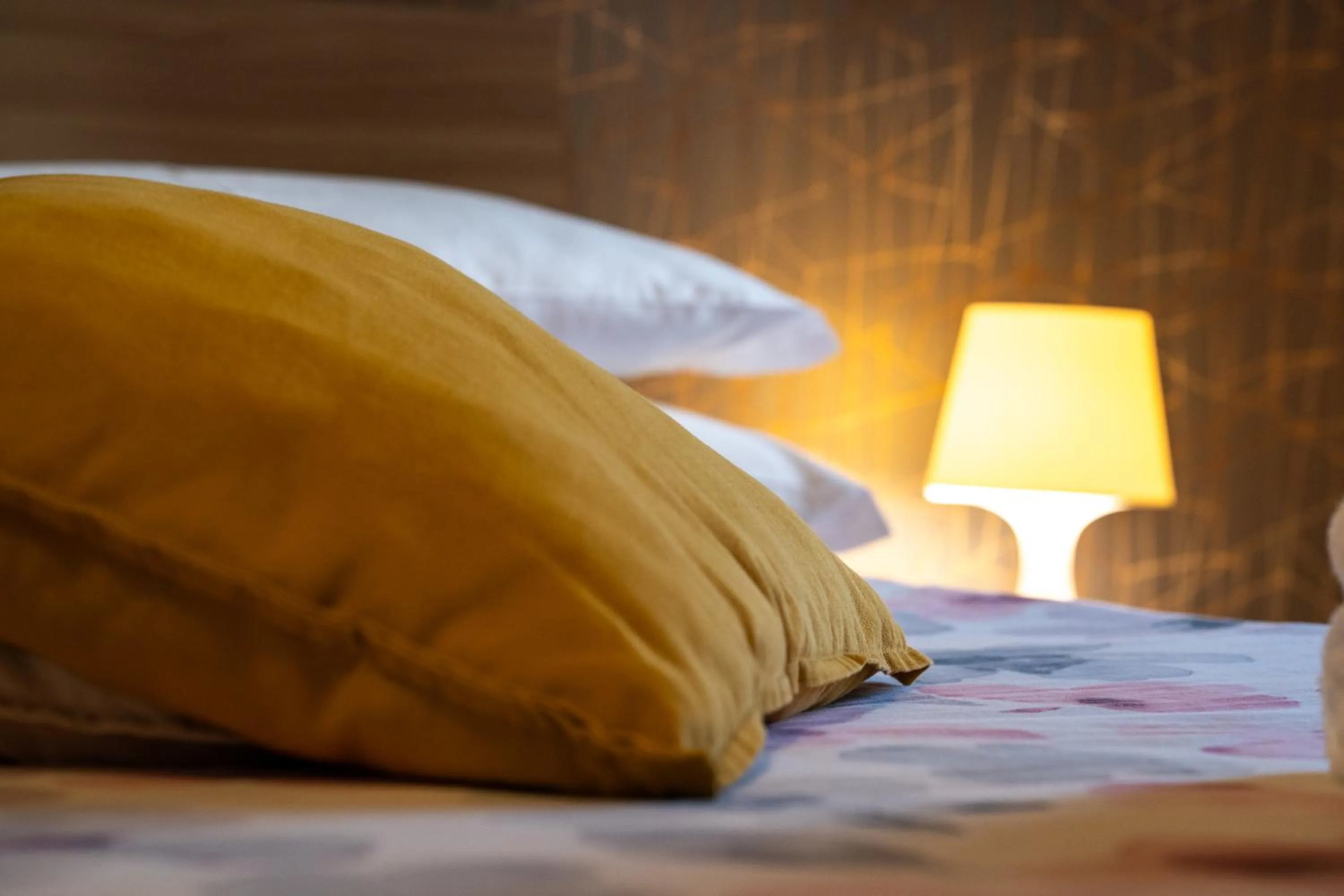 Bed in AJ Suite and Breakfast