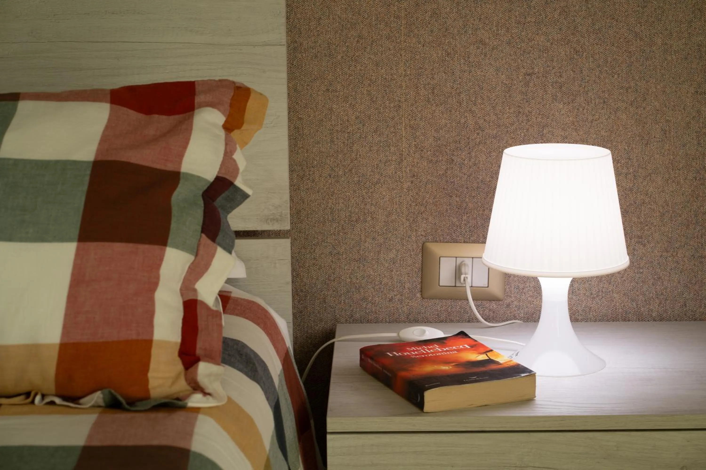 Bed in AJ Suite and Breakfast