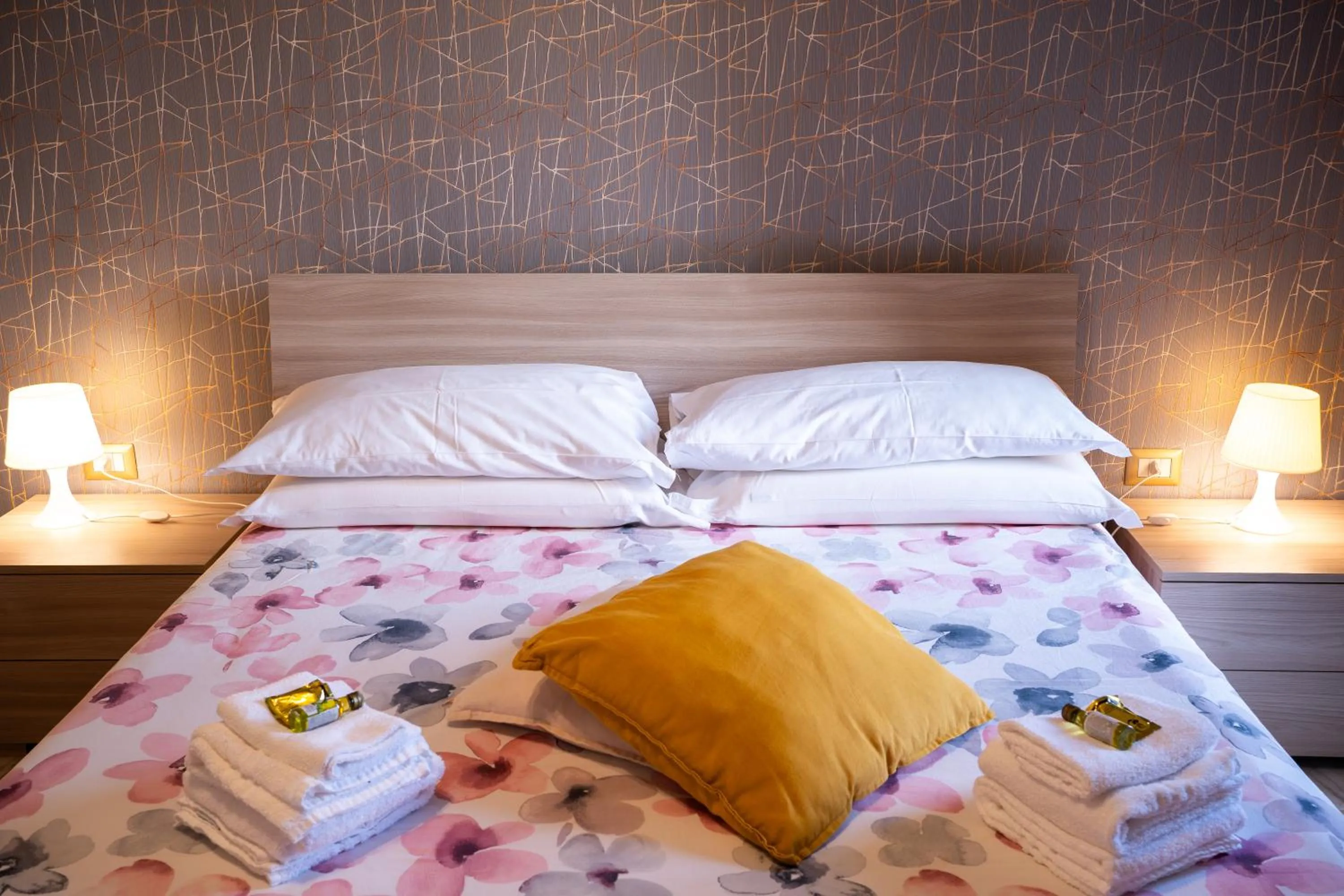 Bed in AJ Suite and Breakfast