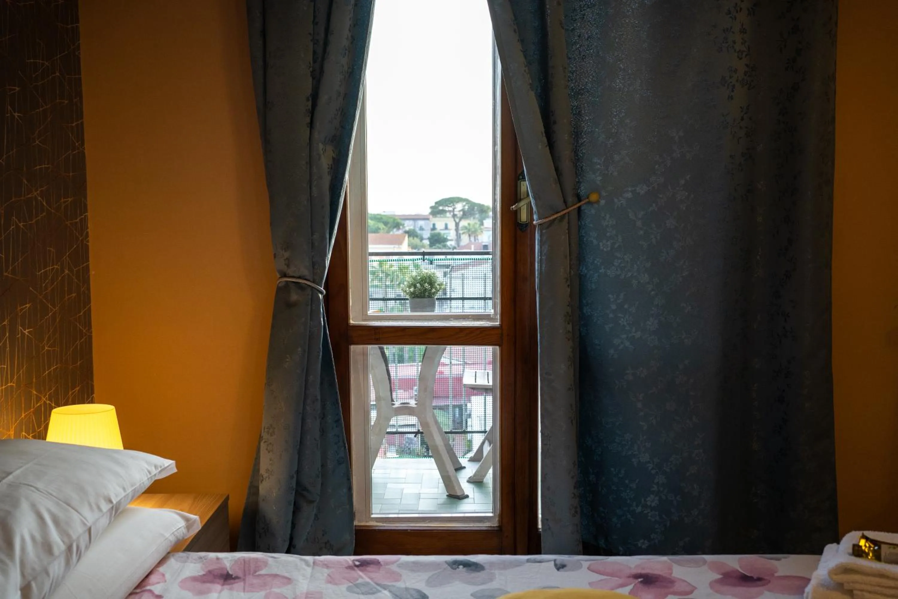 Bed in AJ Suite and Breakfast