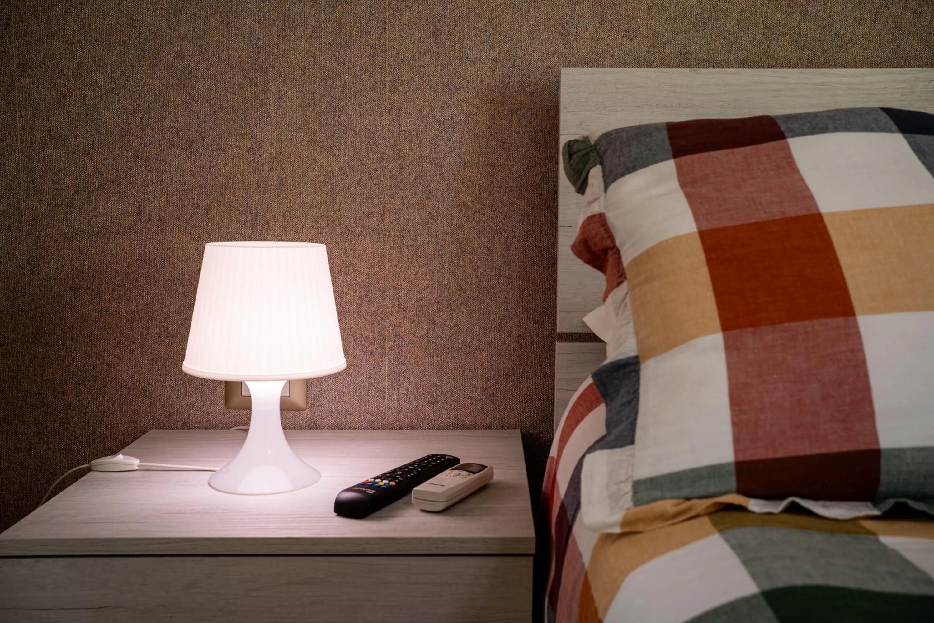 Bed in AJ Suite and Breakfast