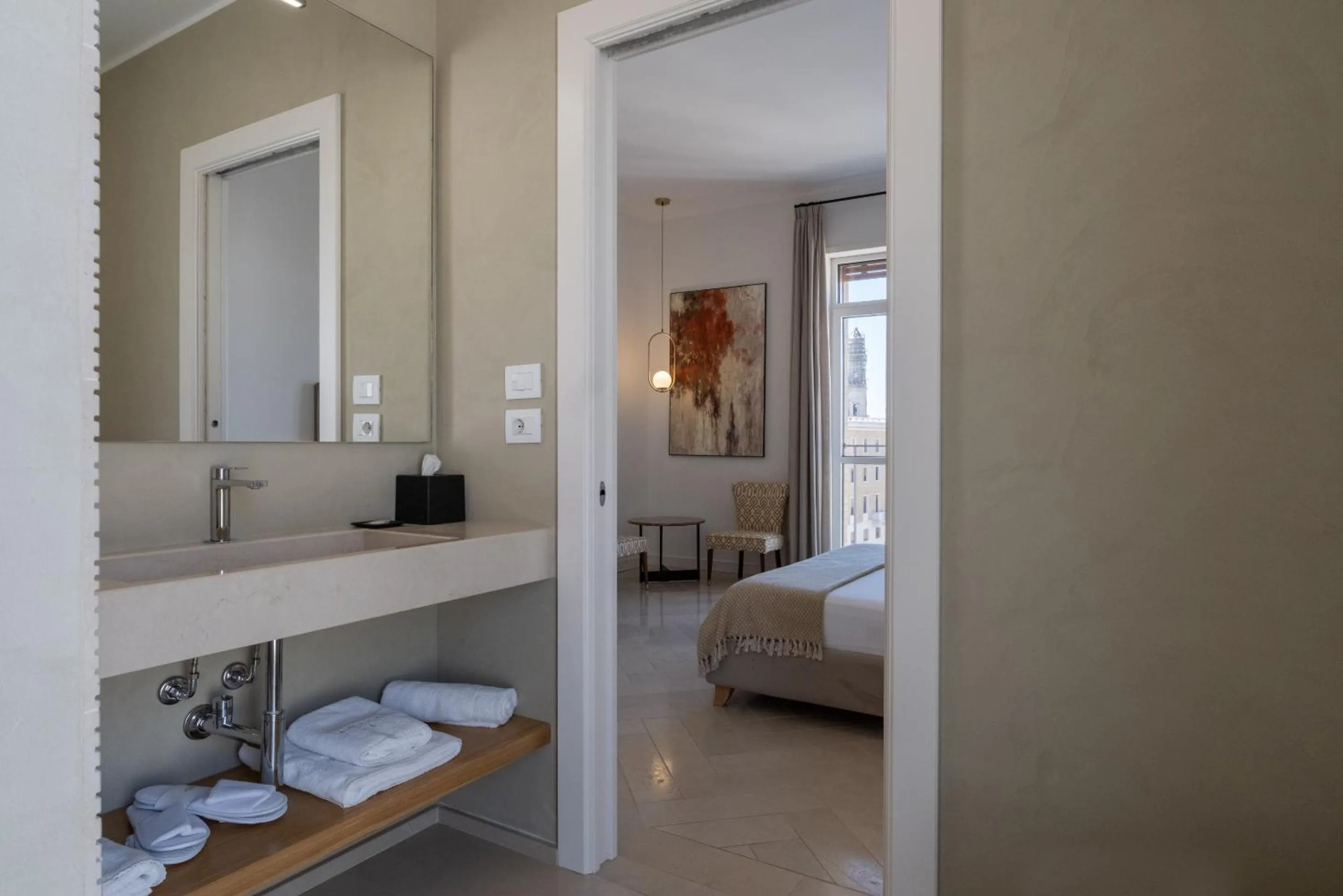 Bathroom, Bed in Abalto Suites & Rooms