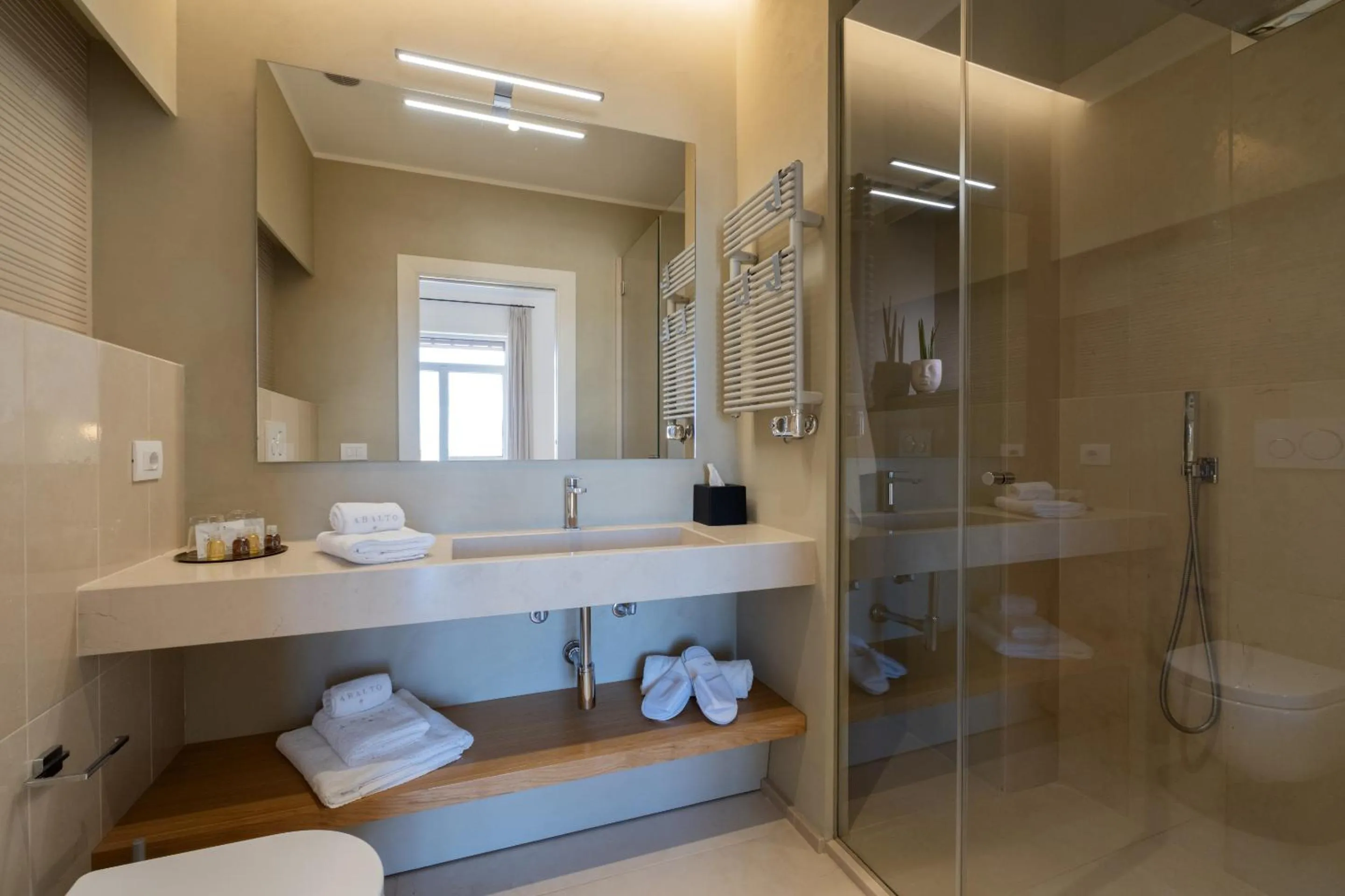 Bathroom in Abalto Suites & Rooms