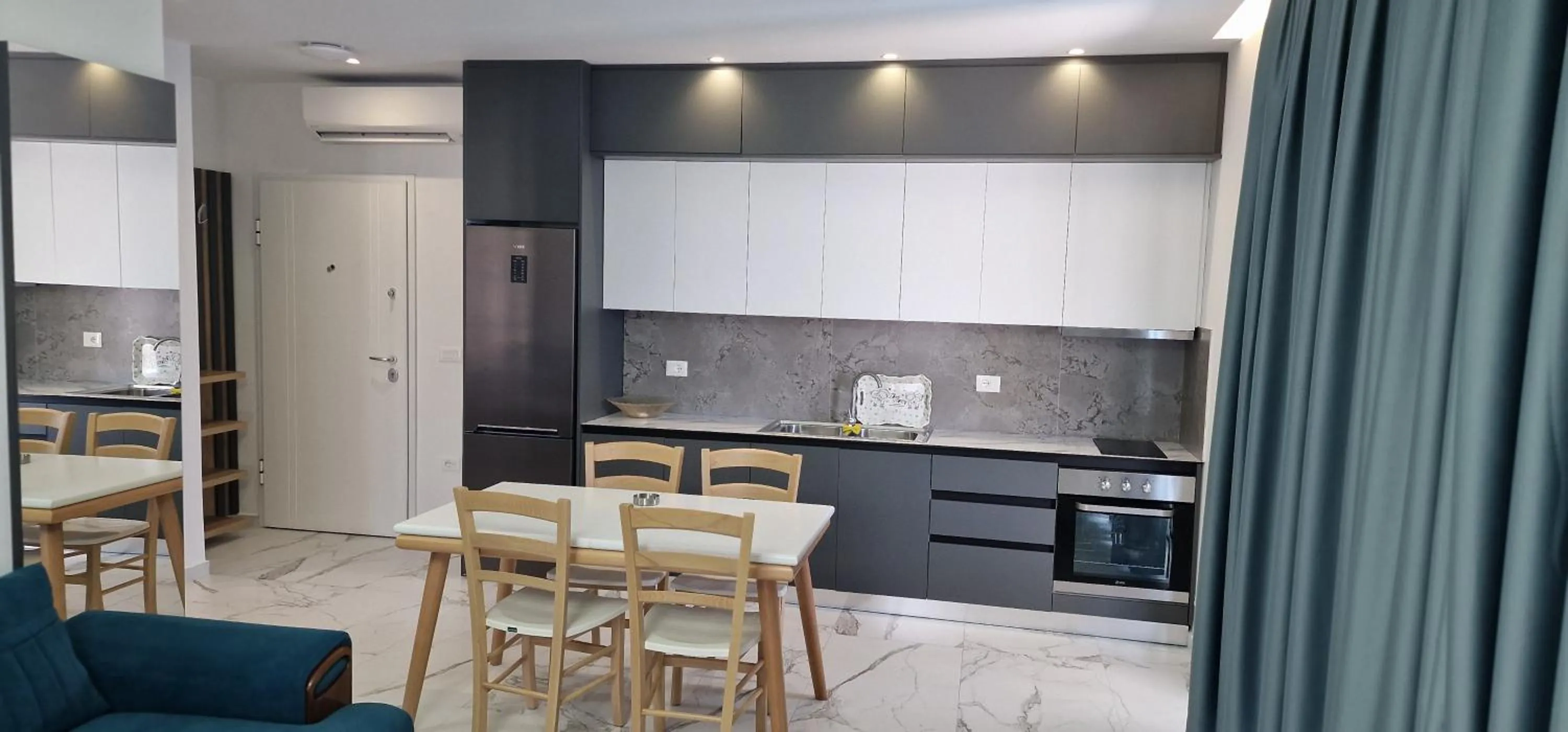 Kitchen or kitchenette in Joanna Suites