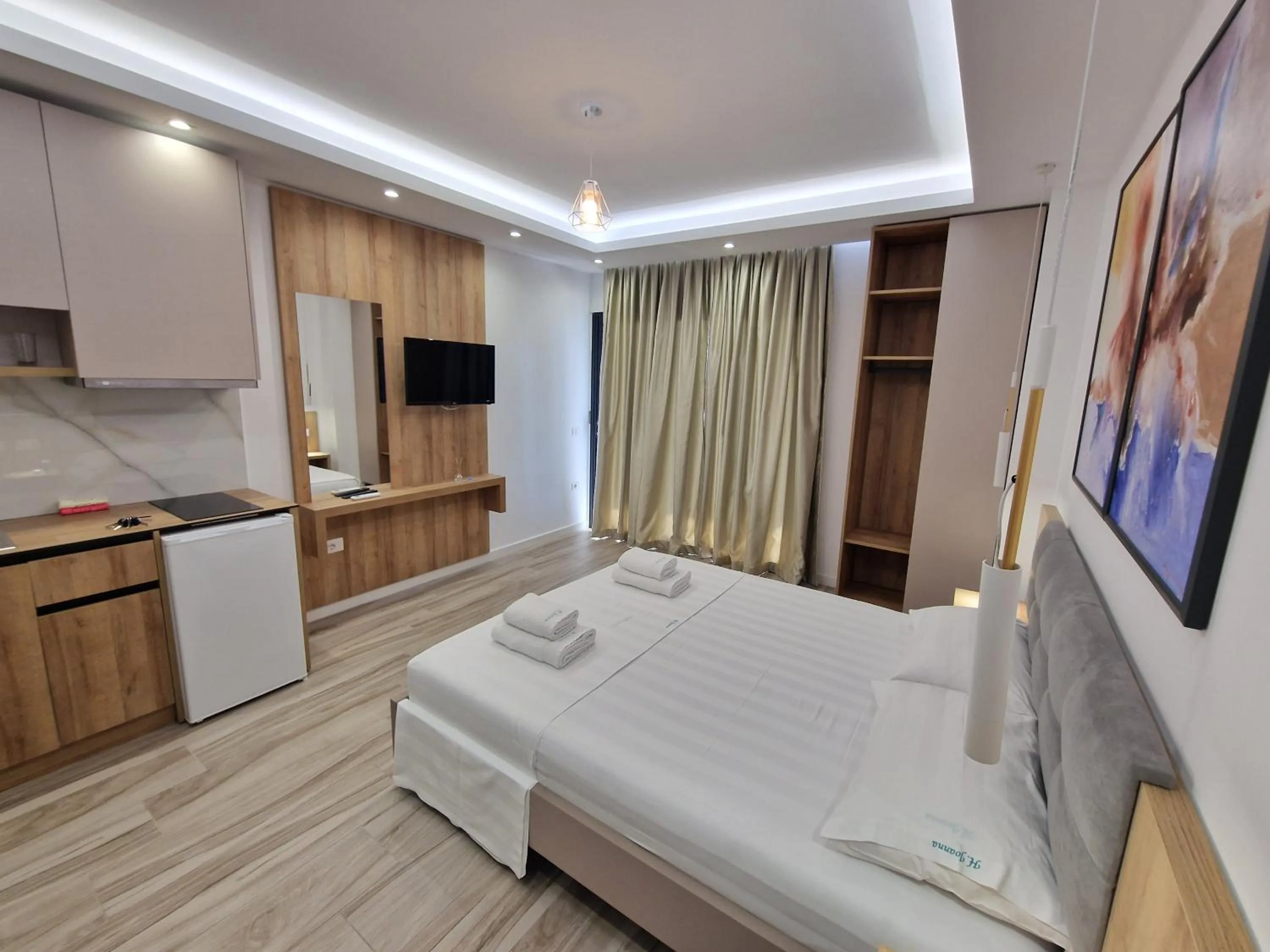 Bed in Joanna Suites