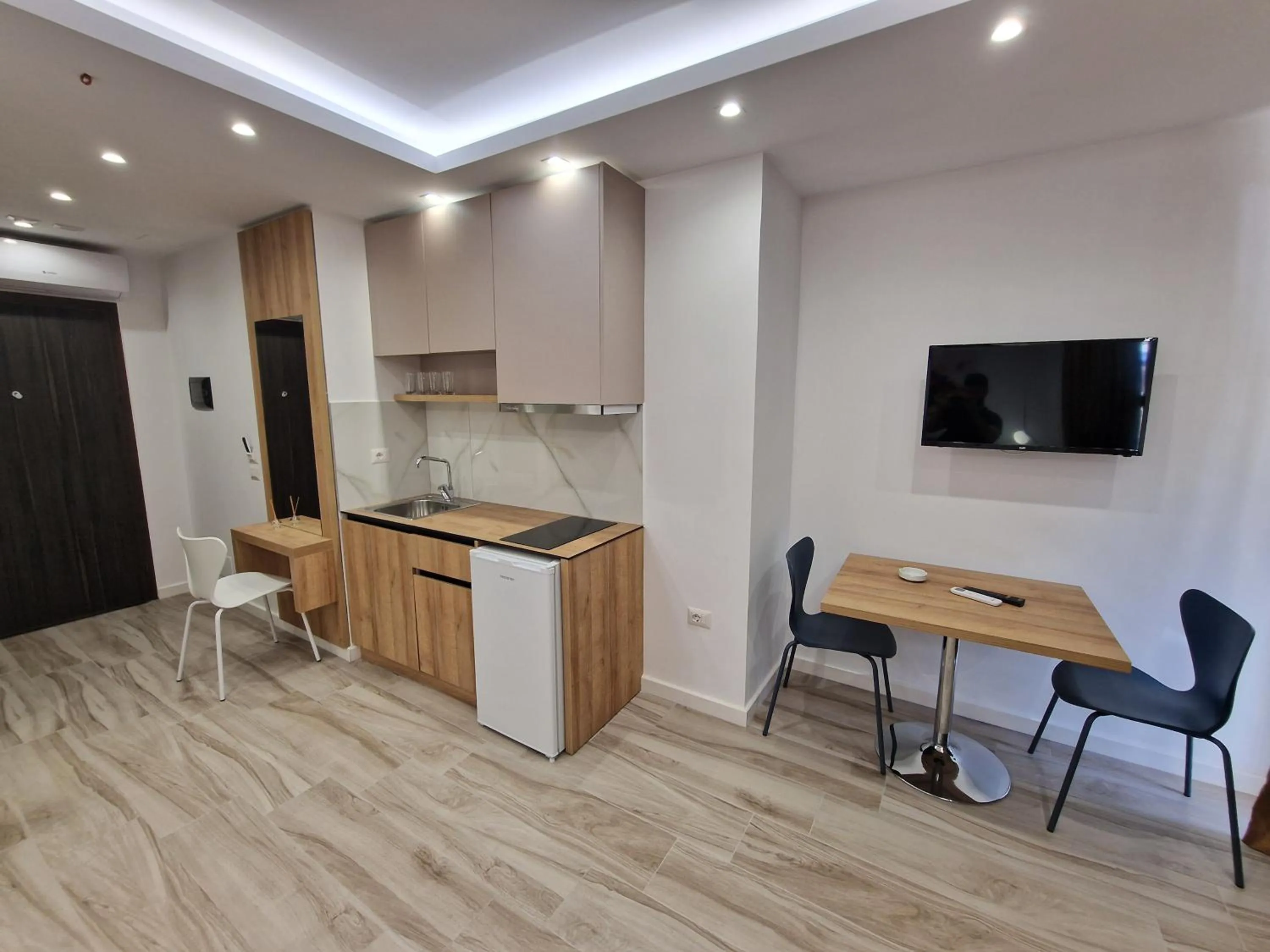 Kitchen or kitchenette in Joanna Suites