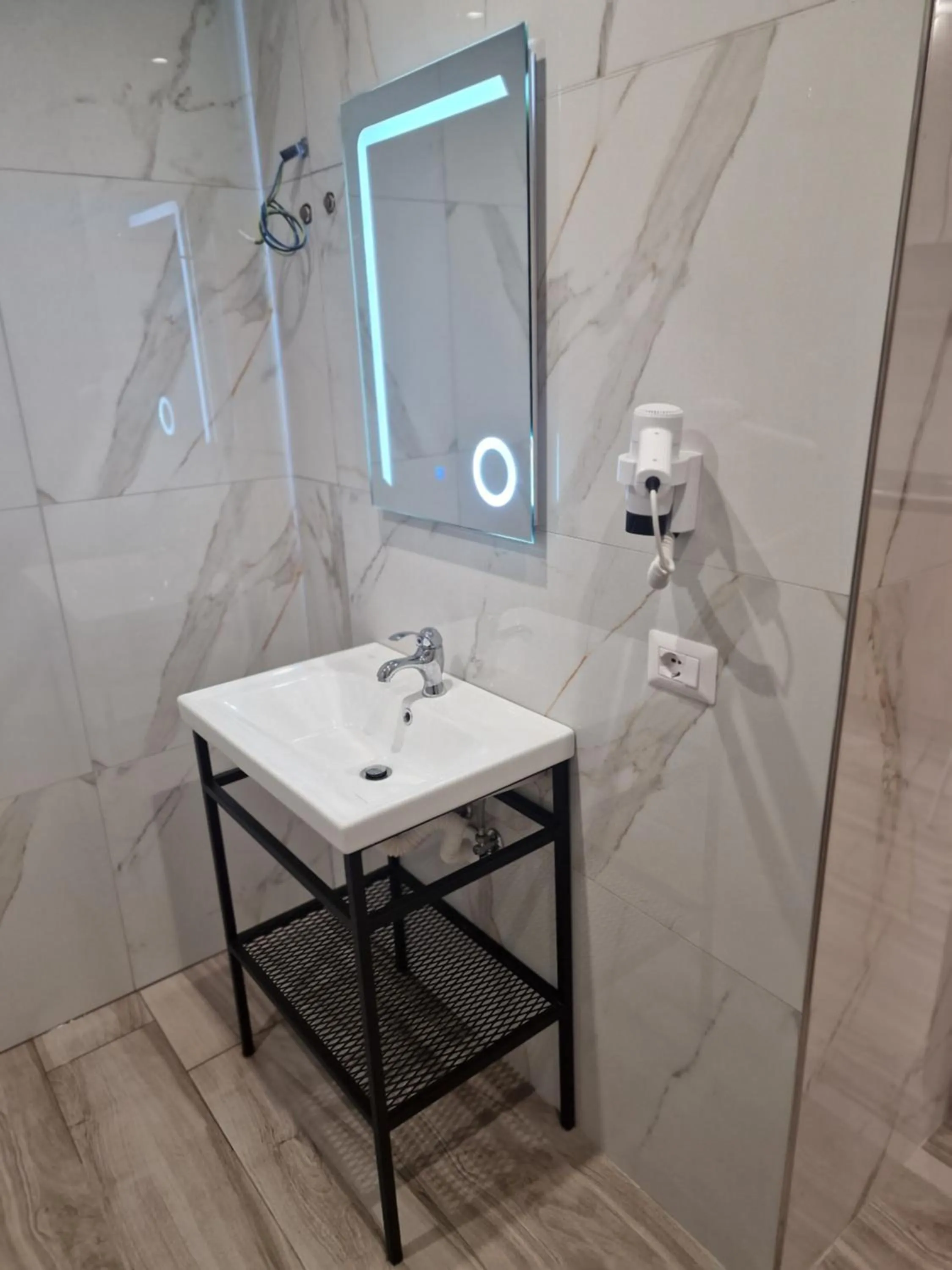 Bathroom in Joanna Suites