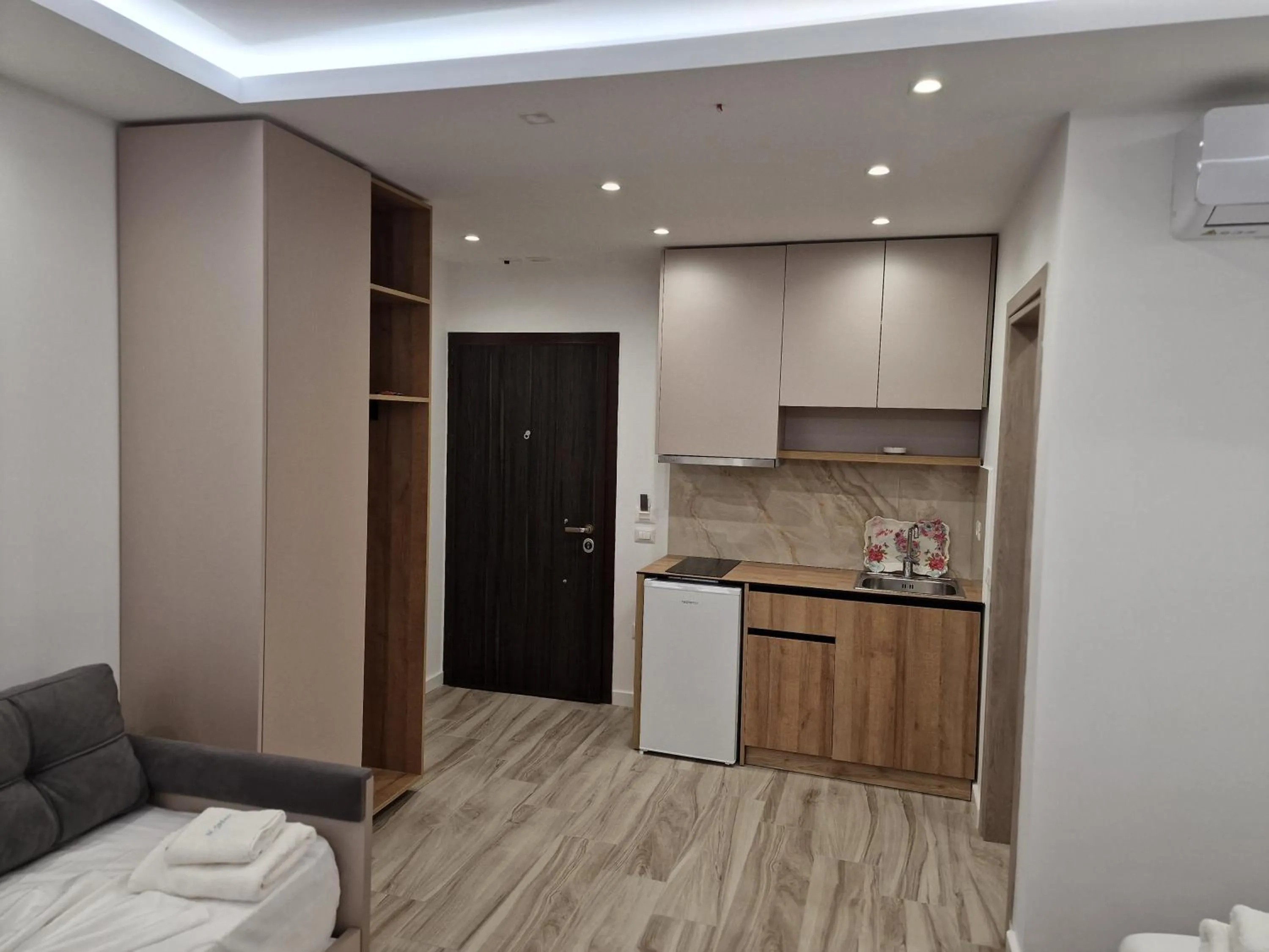 Kitchen or kitchenette in Joanna Suites