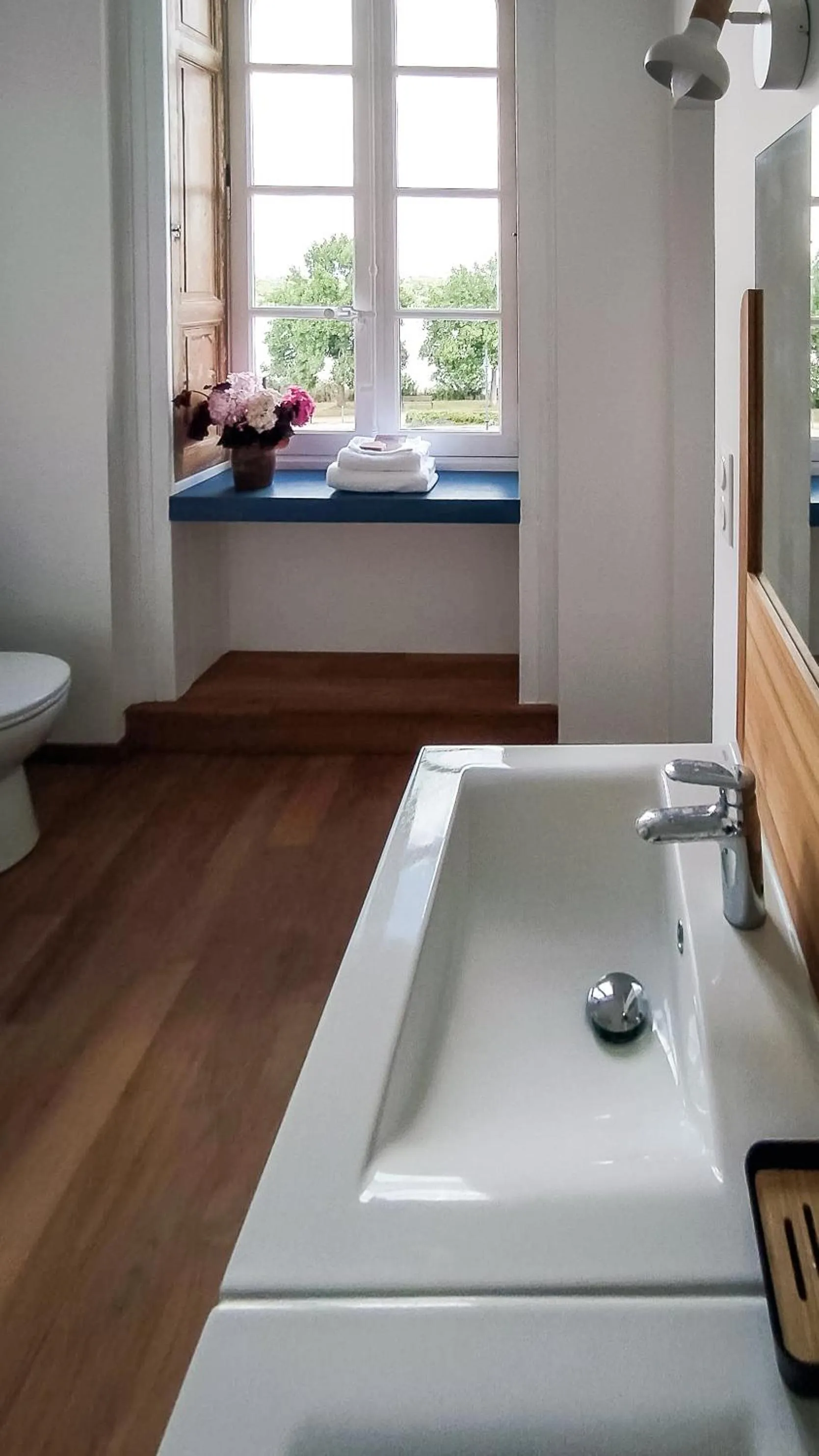 Bathroom, Bed in La Houache Chambres d'Hôtes