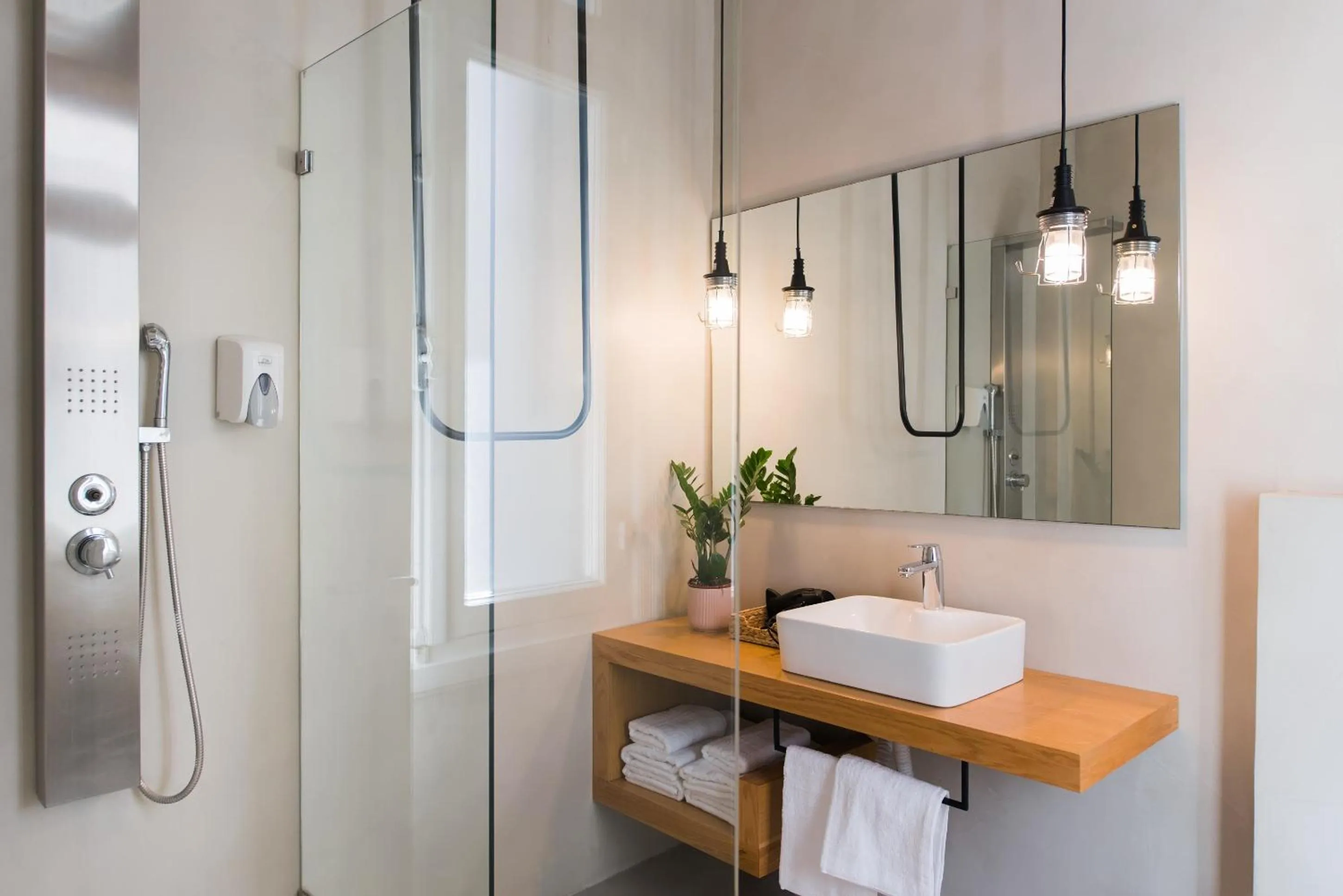 Bathroom in MONK Monastiraki Suites