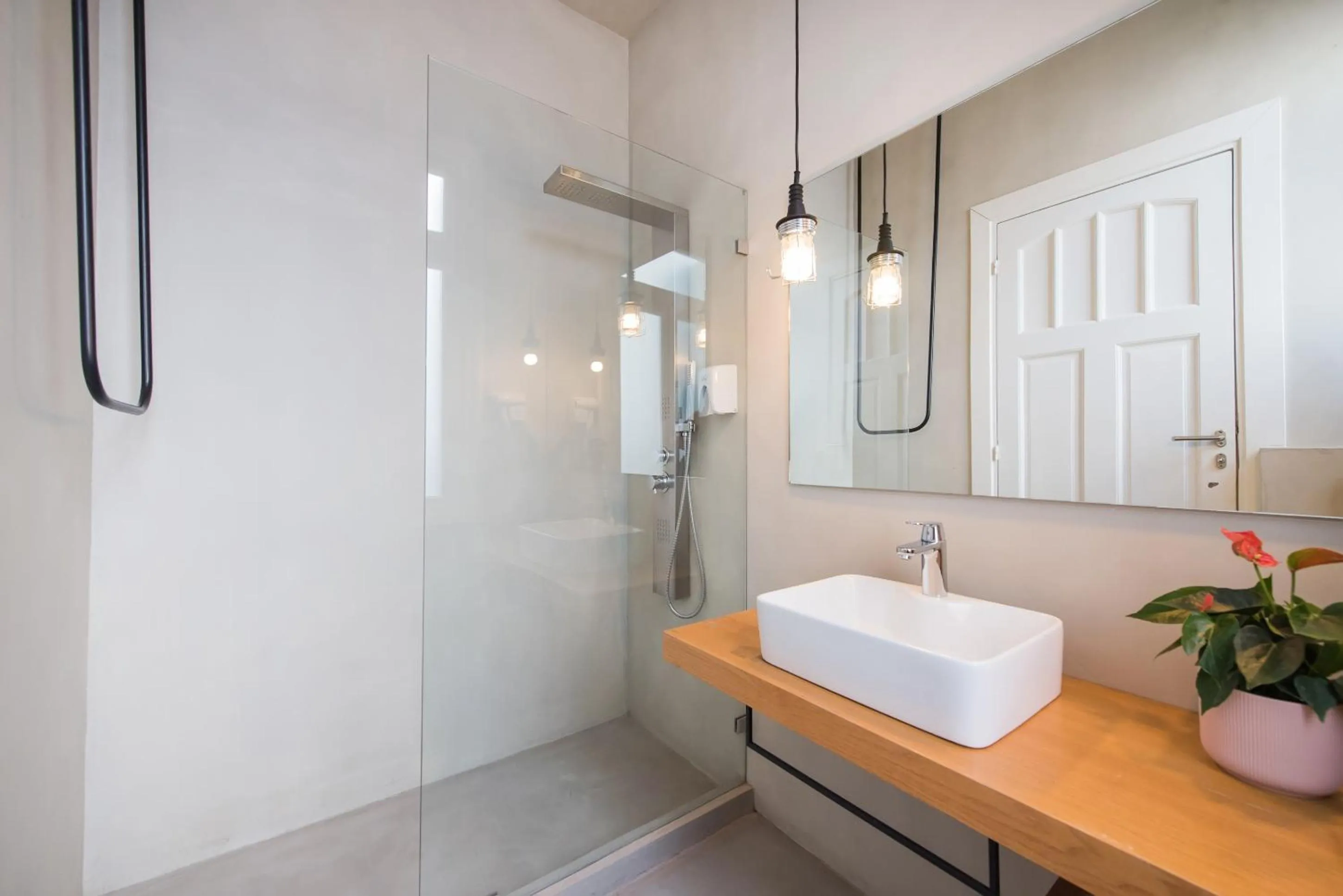 Bathroom in MONK Monastiraki Suites